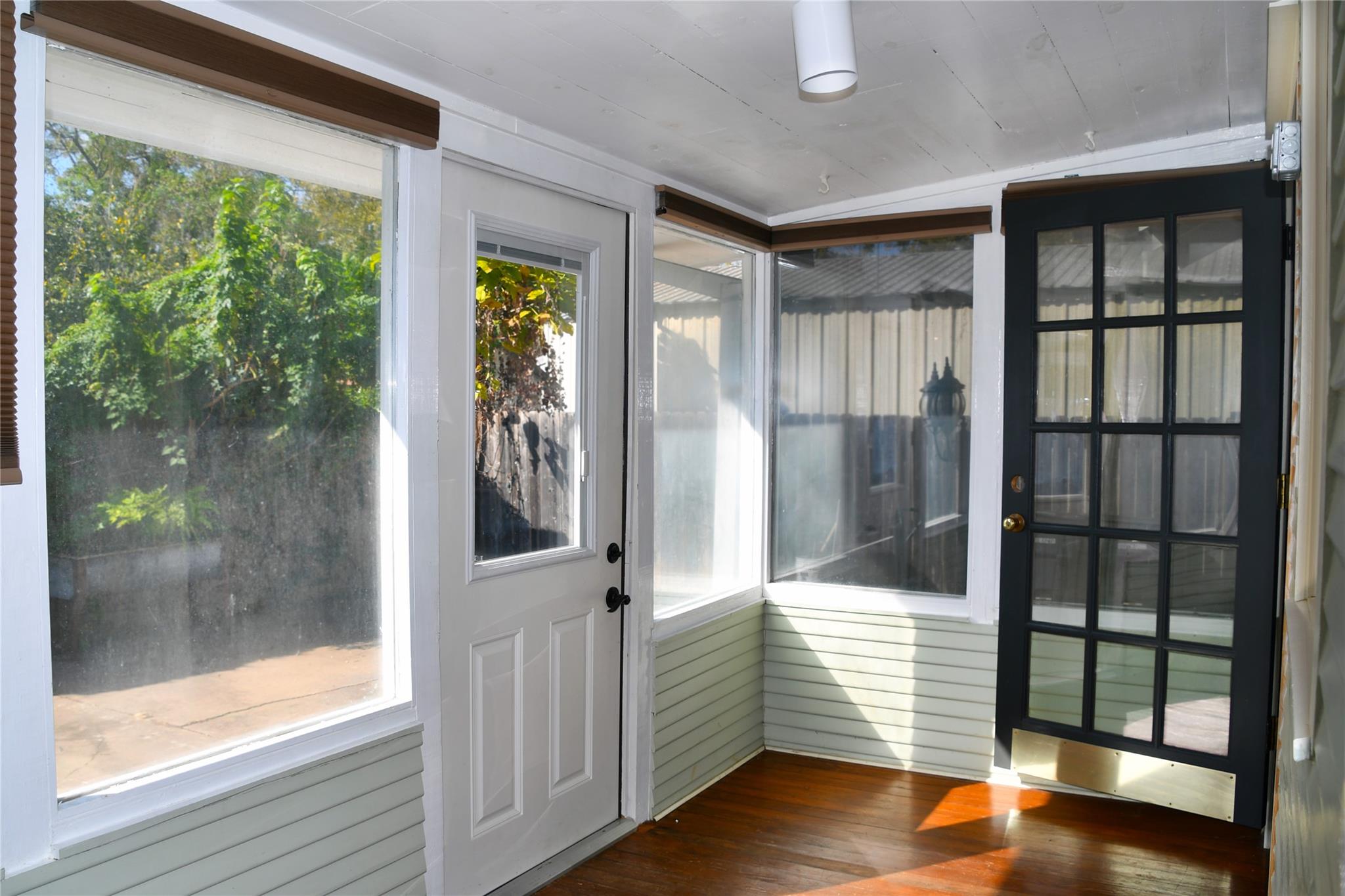 623 Walnut St, Columbus, TX 78934