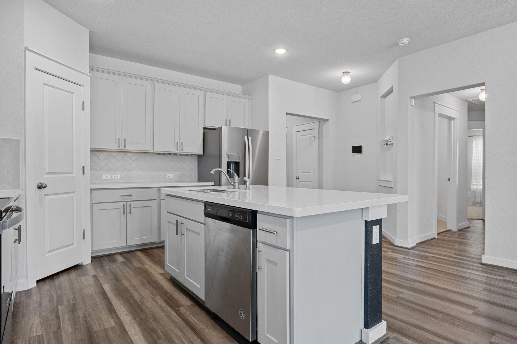 506 Hendelson Ln, Hutto, TX 78634