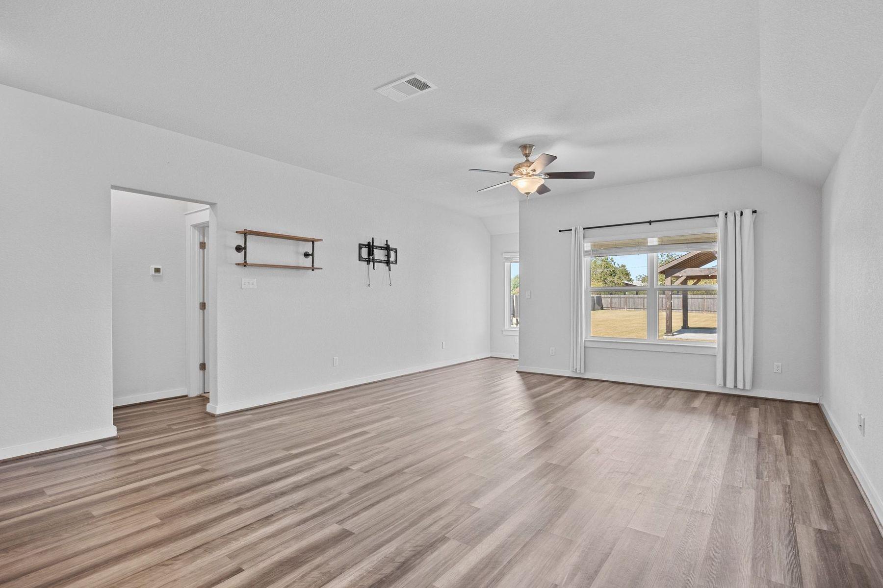 506 Hendelson Ln, Hutto, TX 78634