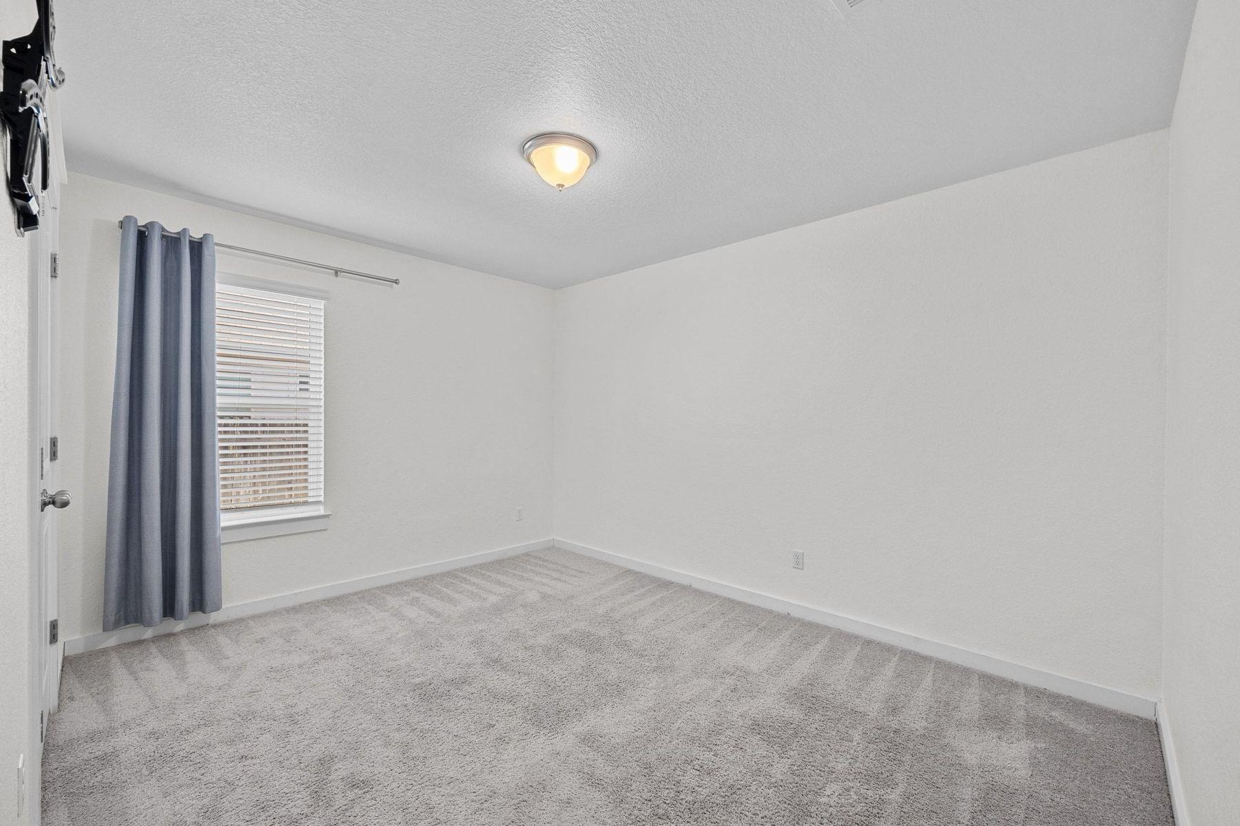 506 Hendelson Ln, Hutto, TX 78634