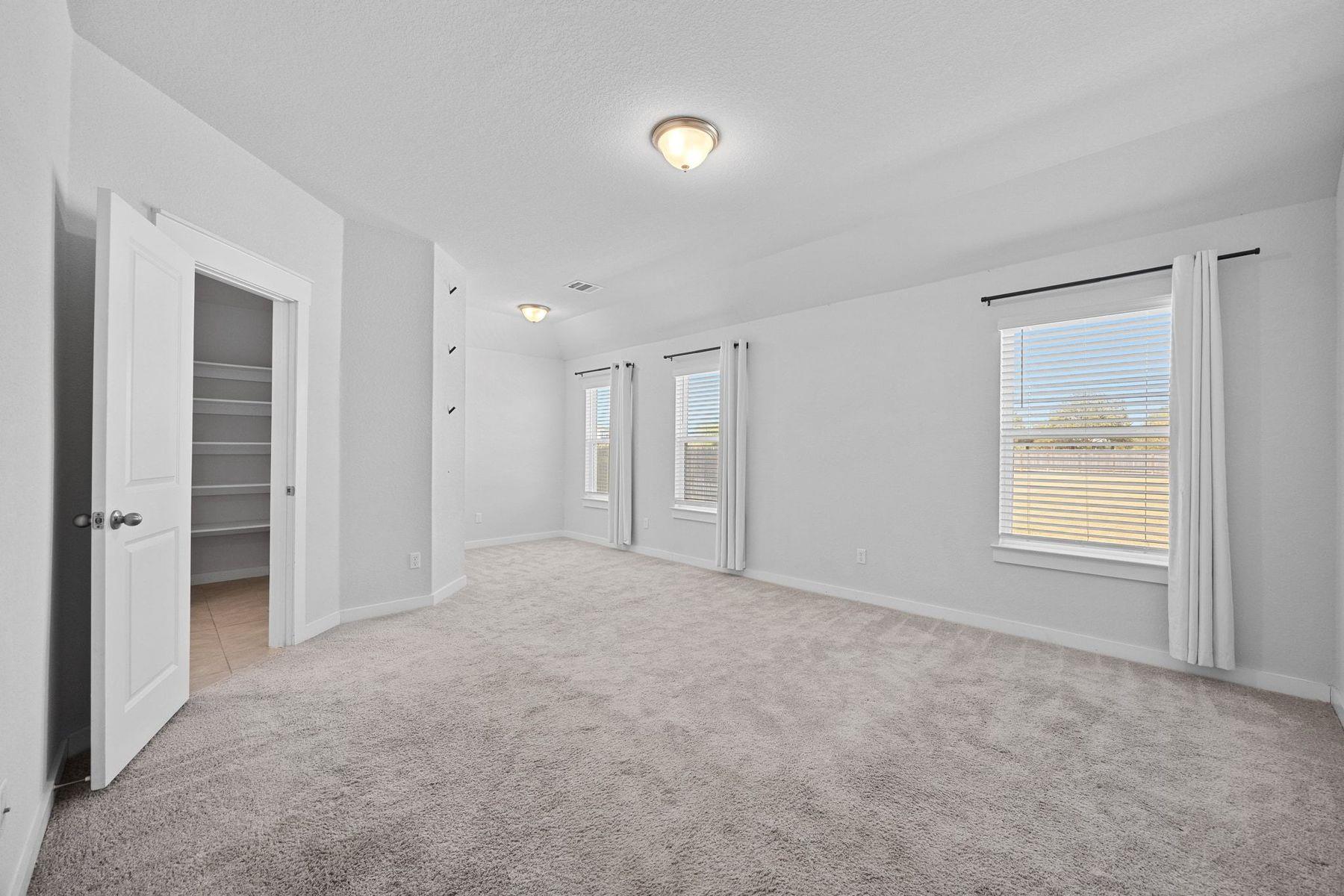 506 Hendelson Ln, Hutto, TX 78634