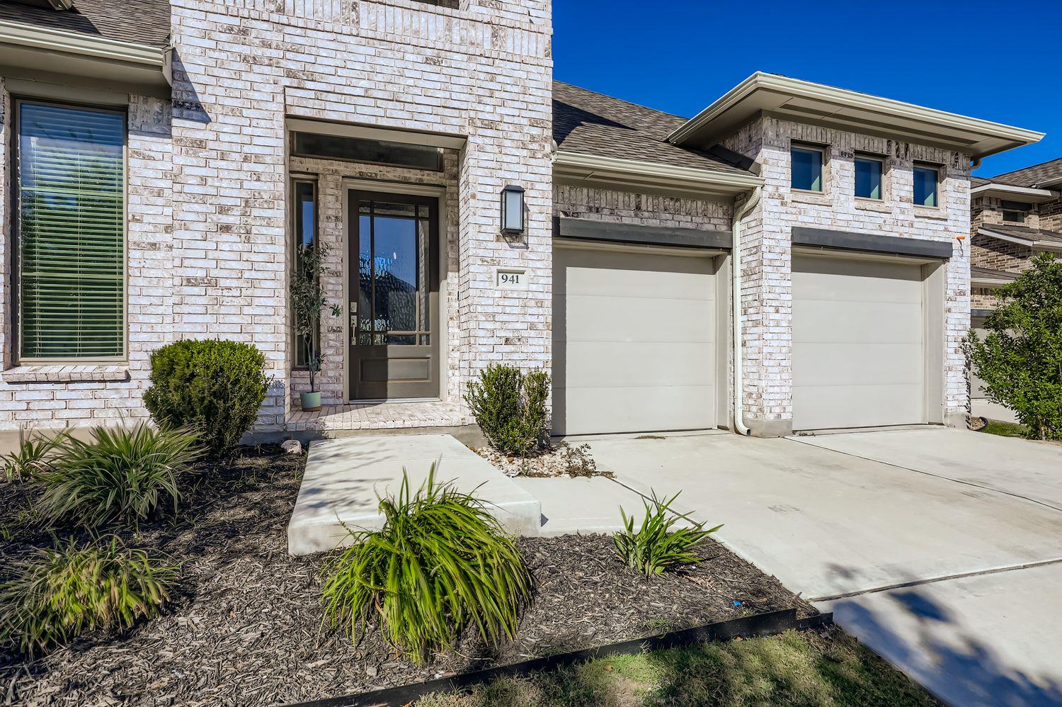 941 Rabbit Brush Rd, Leander, TX 78641