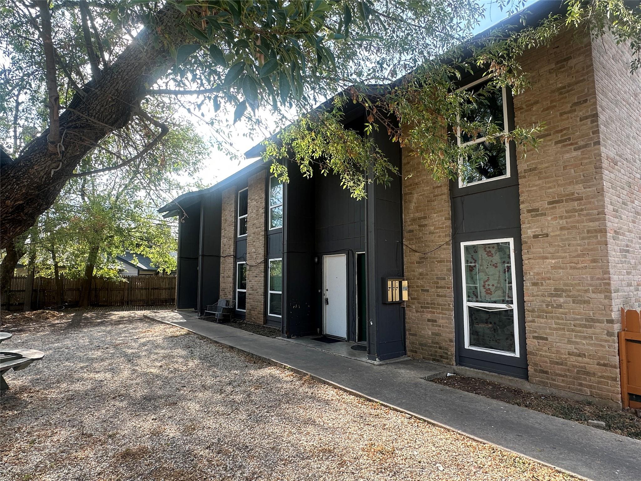 8611 Putnam Dr, Austin, TX 78757