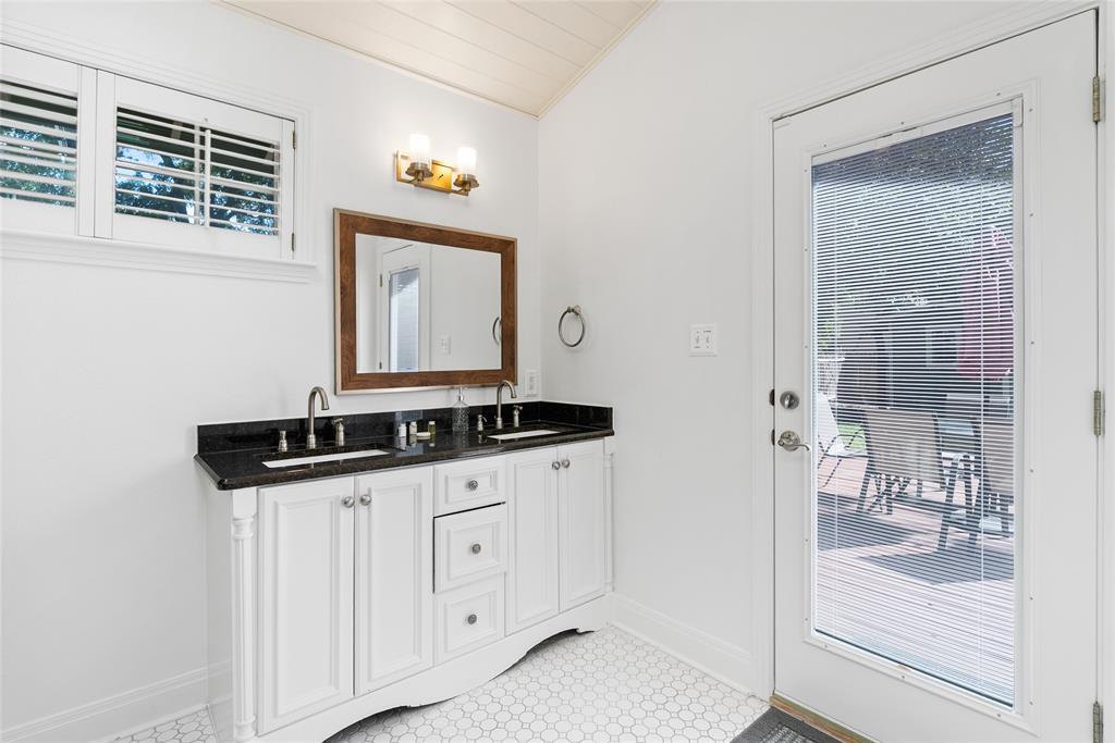 2105 Westover Rd, Austin, TX 78703