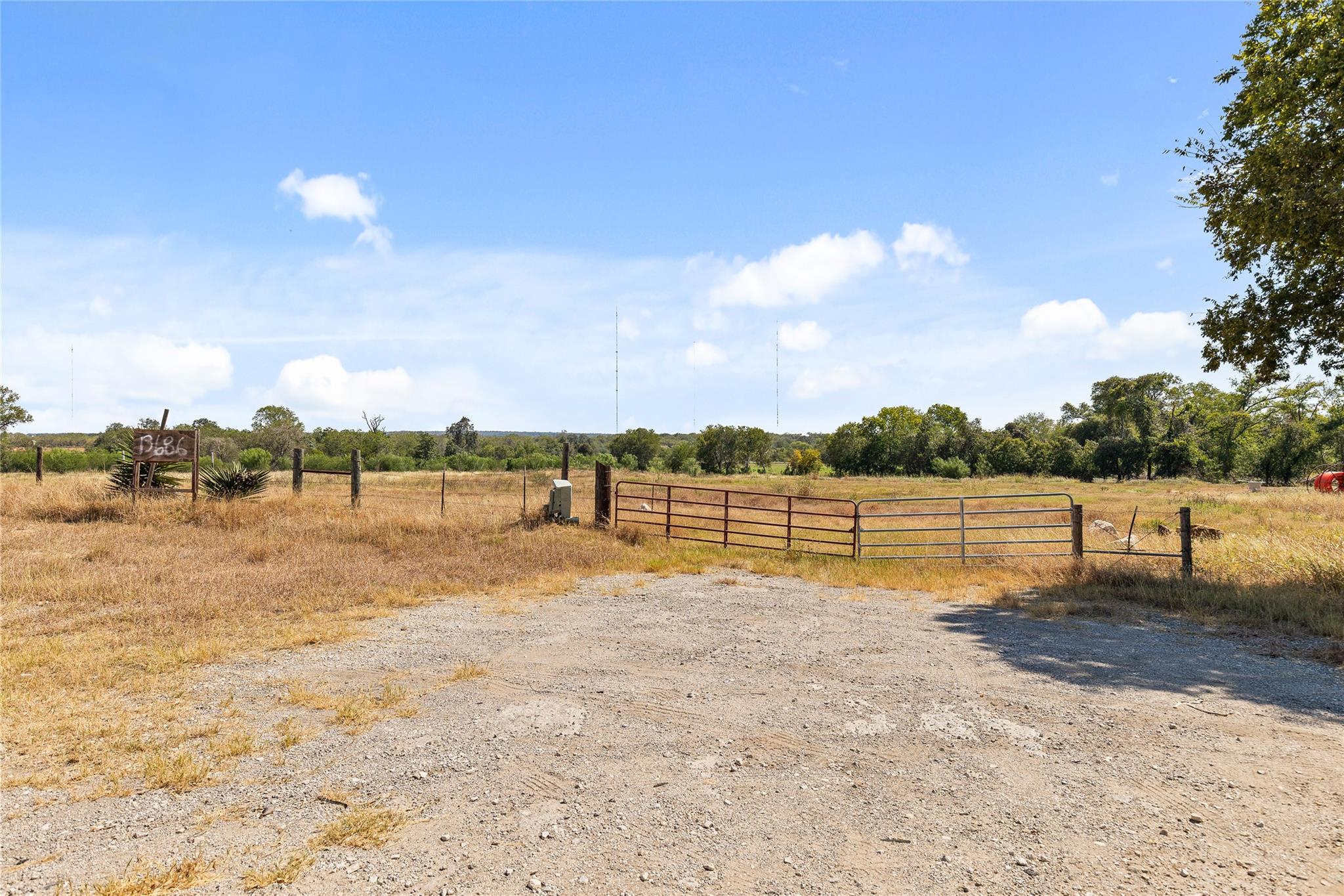 13686 E LOOP 1604 S Loop, San Antonio, TX 78263