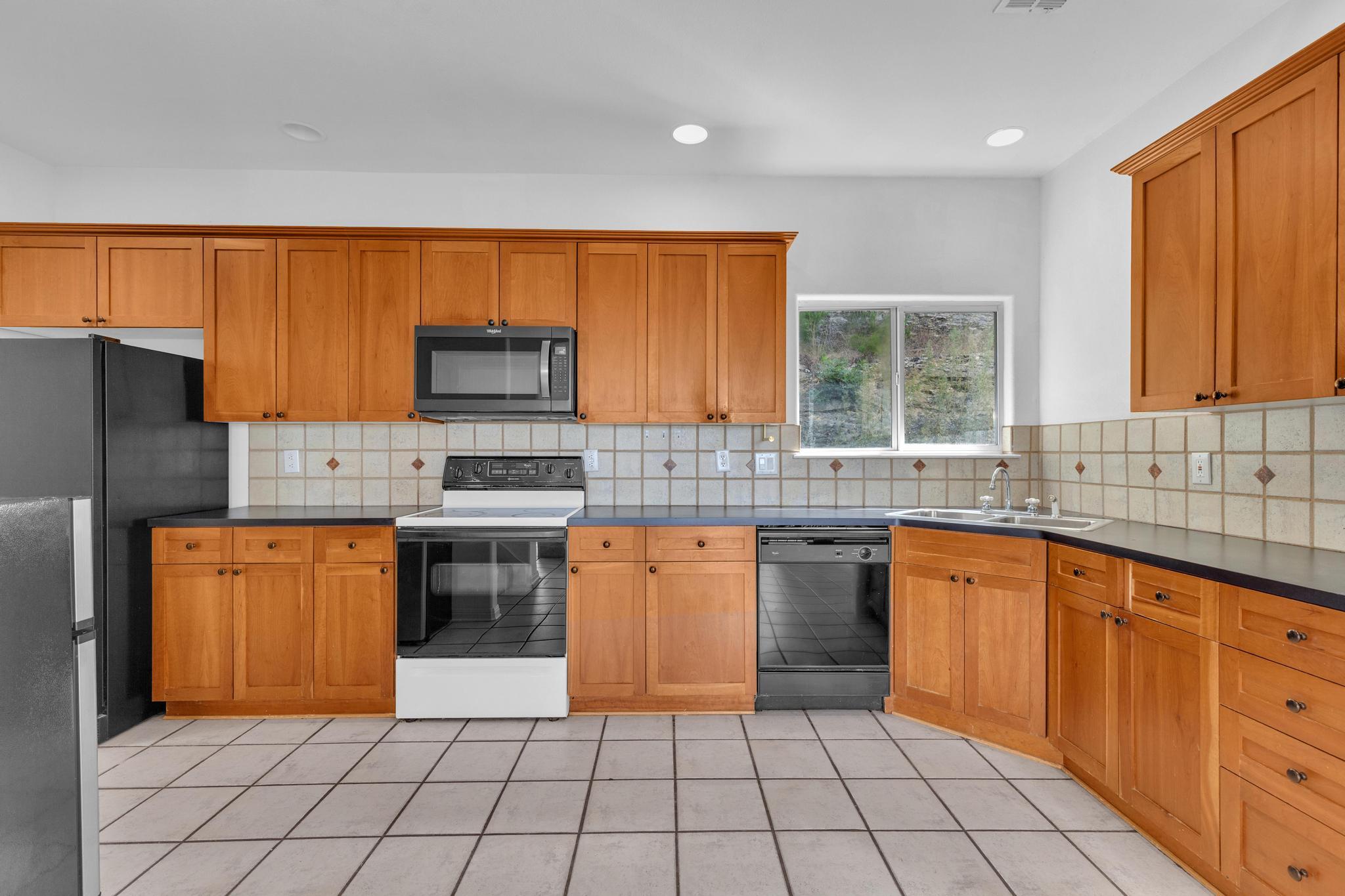 403 Rogart Dr, Spicewood, TX 78669