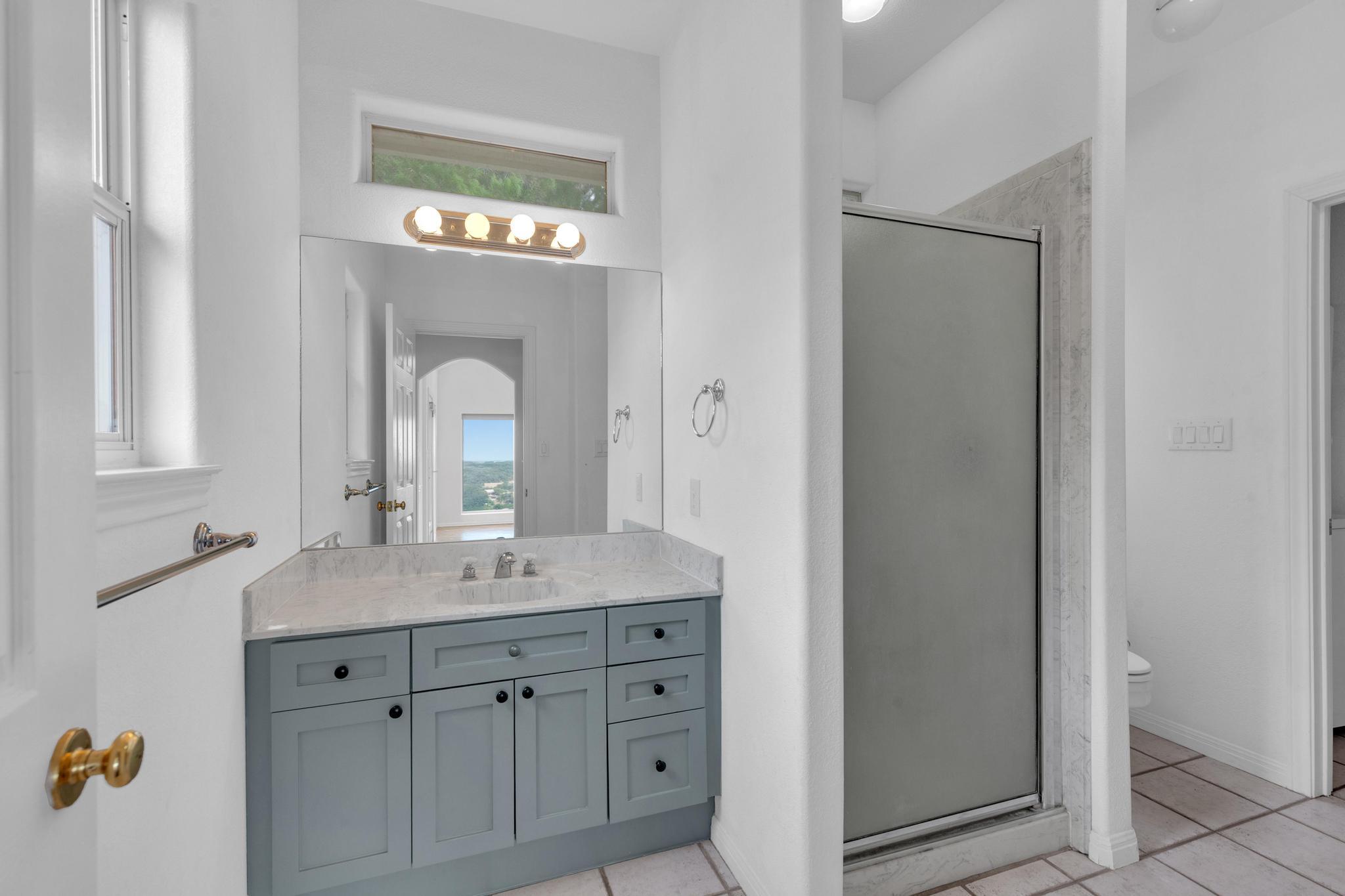 403 Rogart Dr, Spicewood, TX 78669