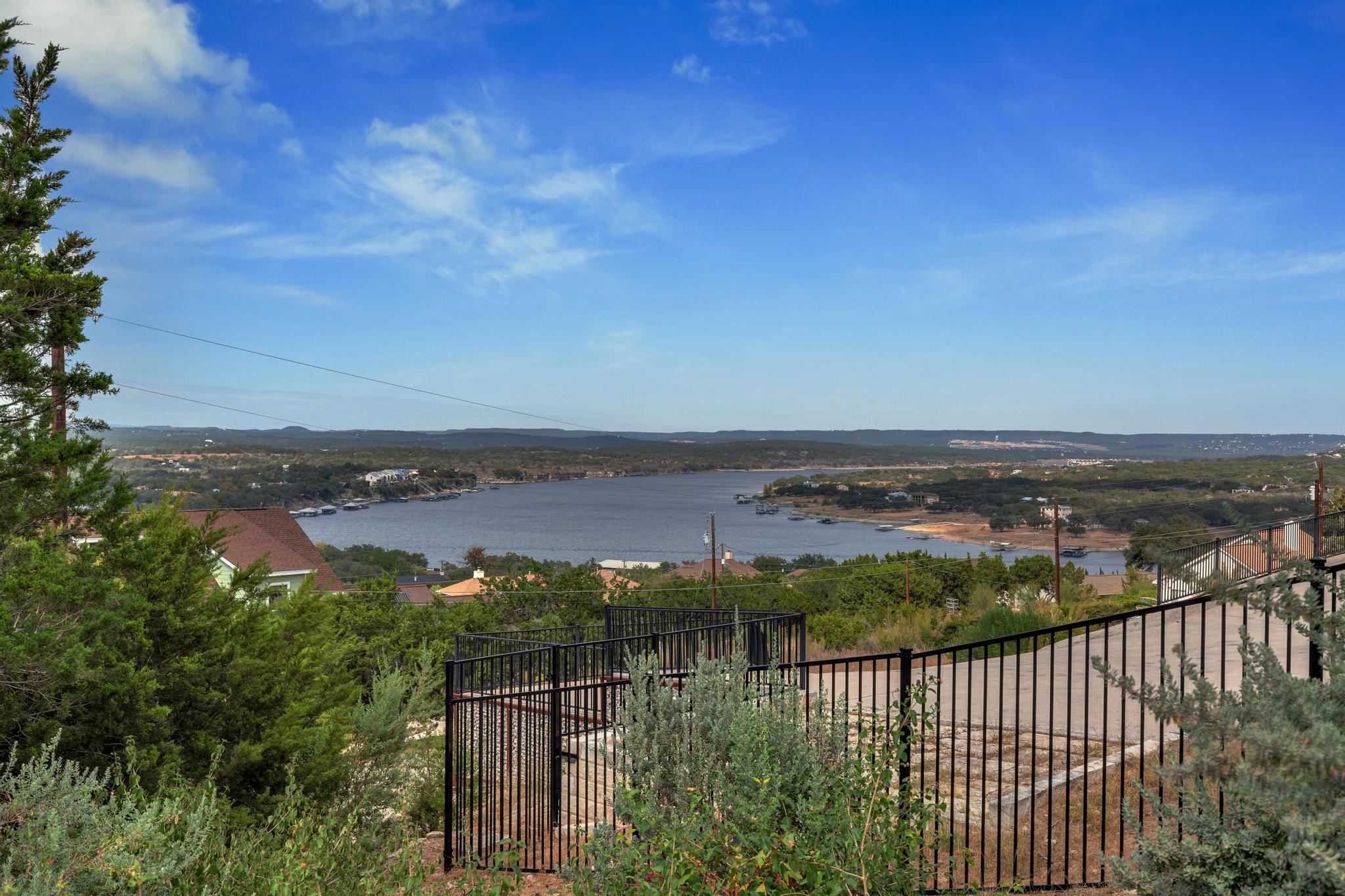 403 Rogart Dr, Spicewood, TX 78669