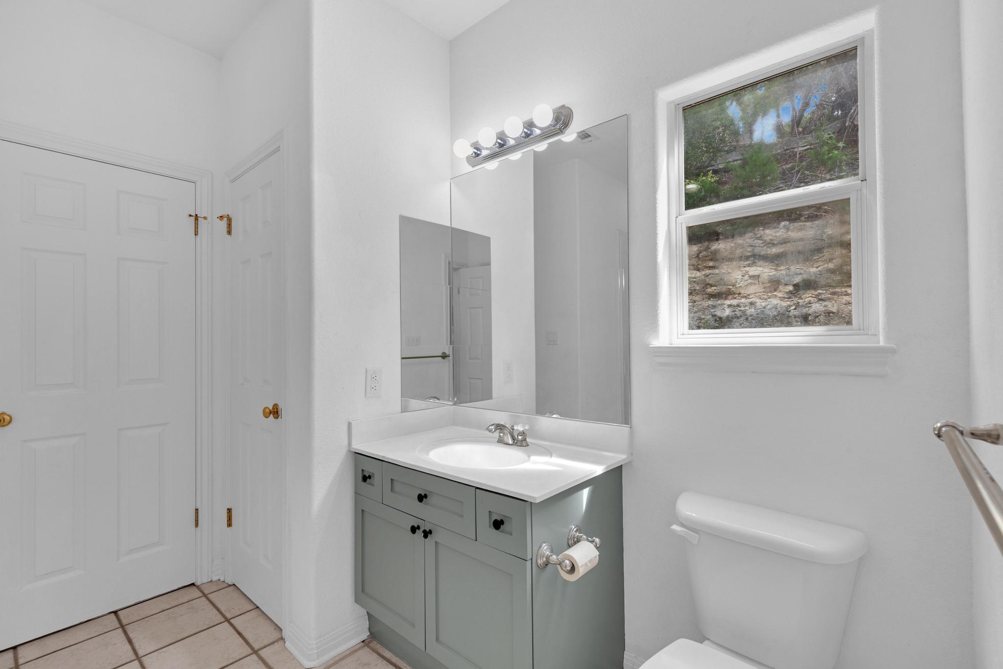 403 Rogart Dr, Spicewood, TX 78669