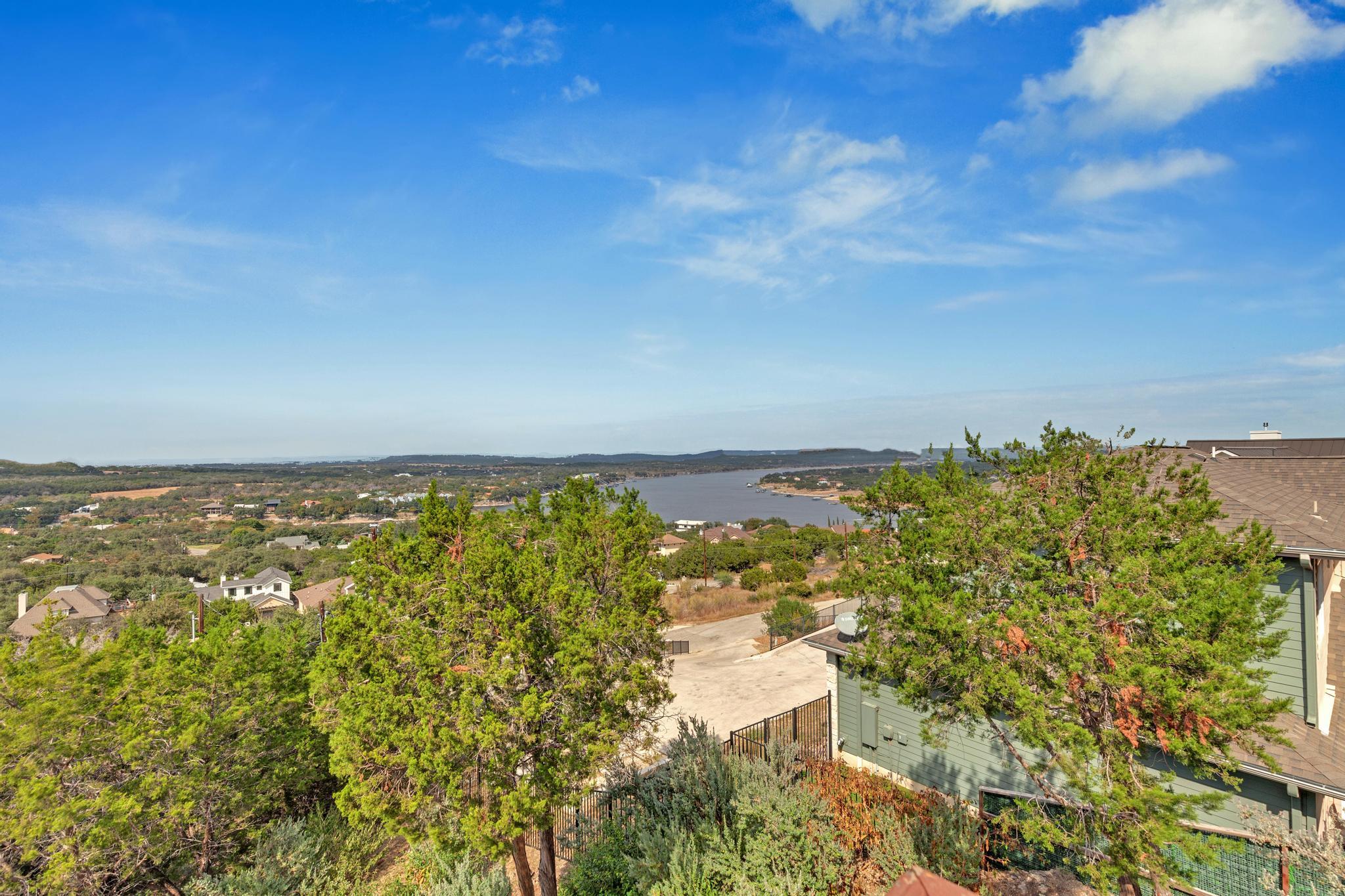 403 Rogart Dr, Spicewood, TX 78669