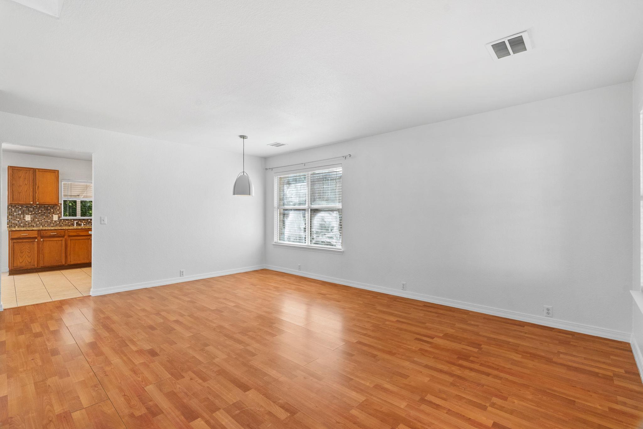 905 Rocking Spur Cv, Pflugerville, TX 78660