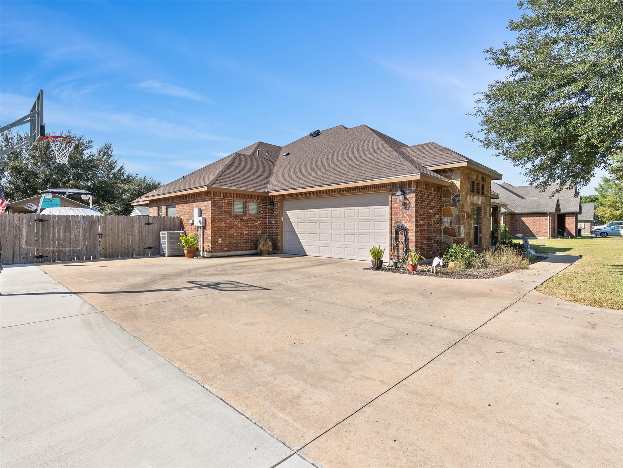 1443 Prairie Pointe, Seguin, TX 78155