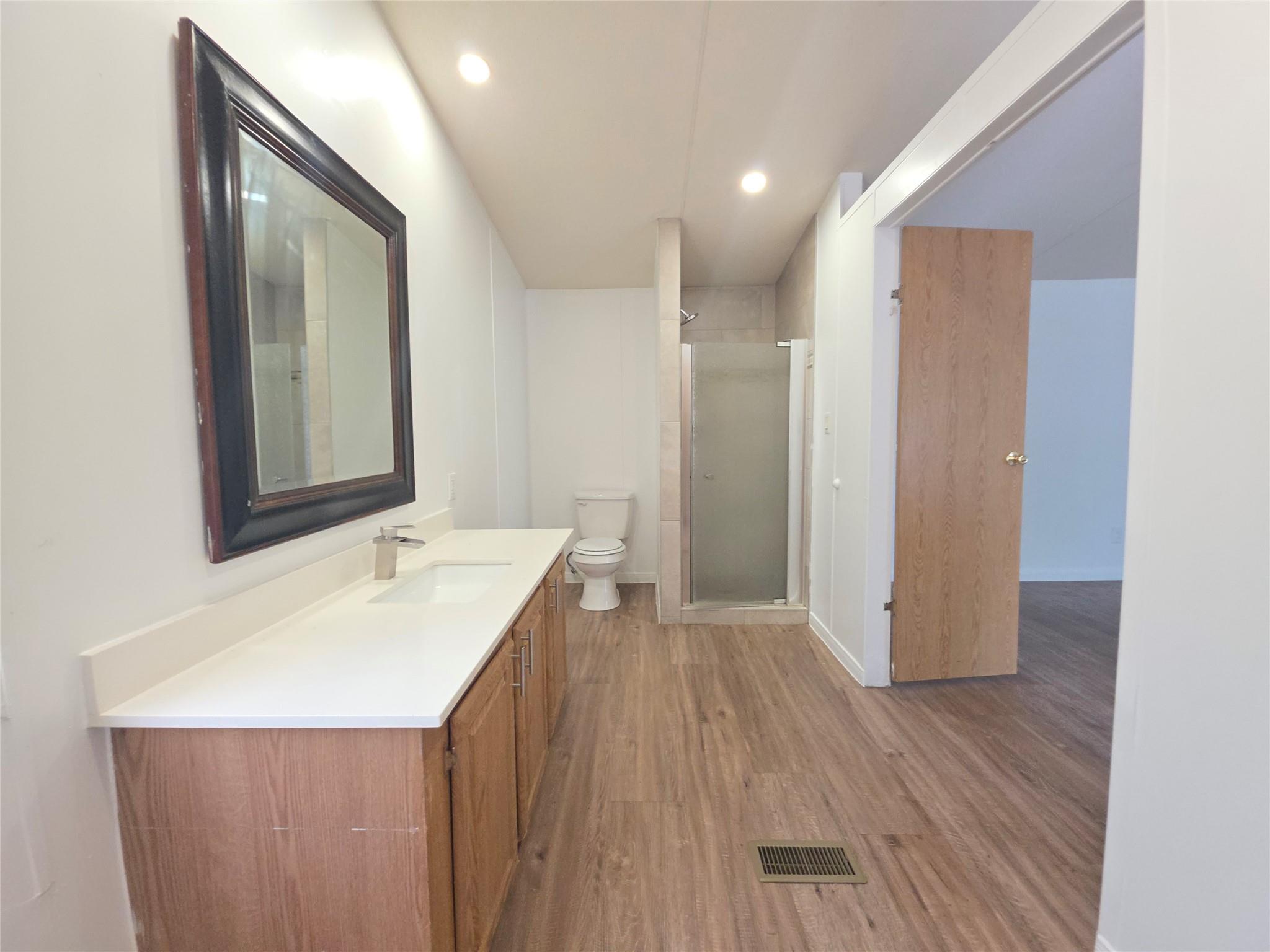 184 Oak Forest Ct, Cedar Creek, TX 78612