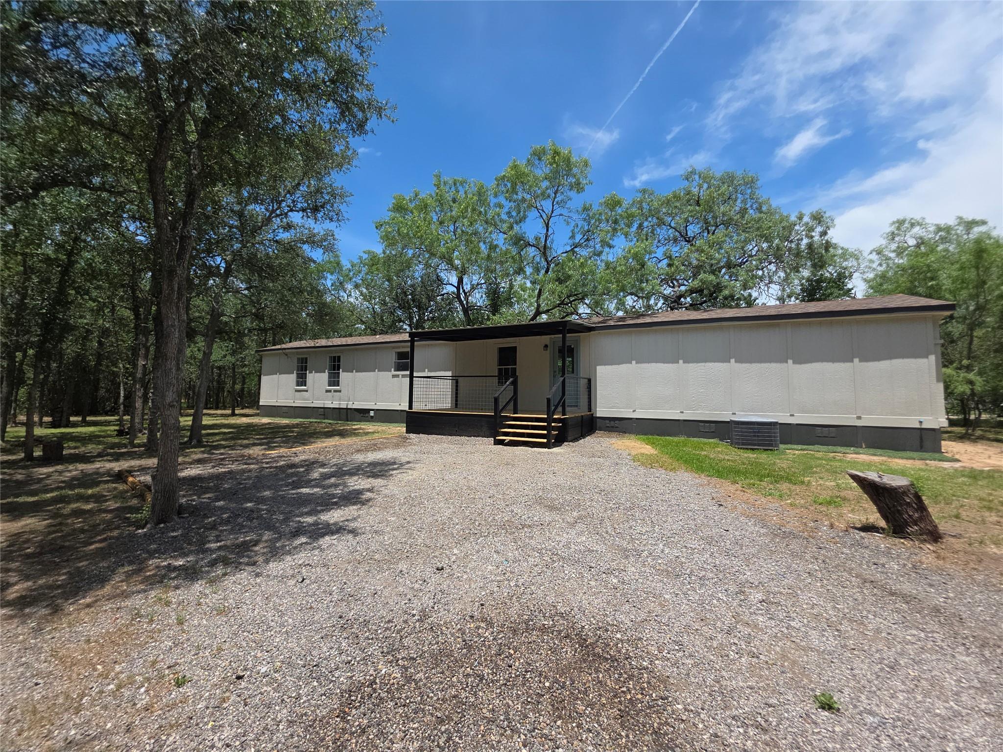 184 Oak Forest Ct, Cedar Creek, TX 78612