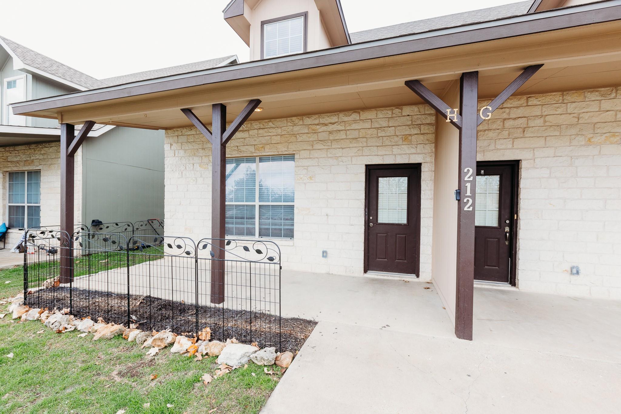 212 Sandstone Dr # H, Jarrell, TX 76537