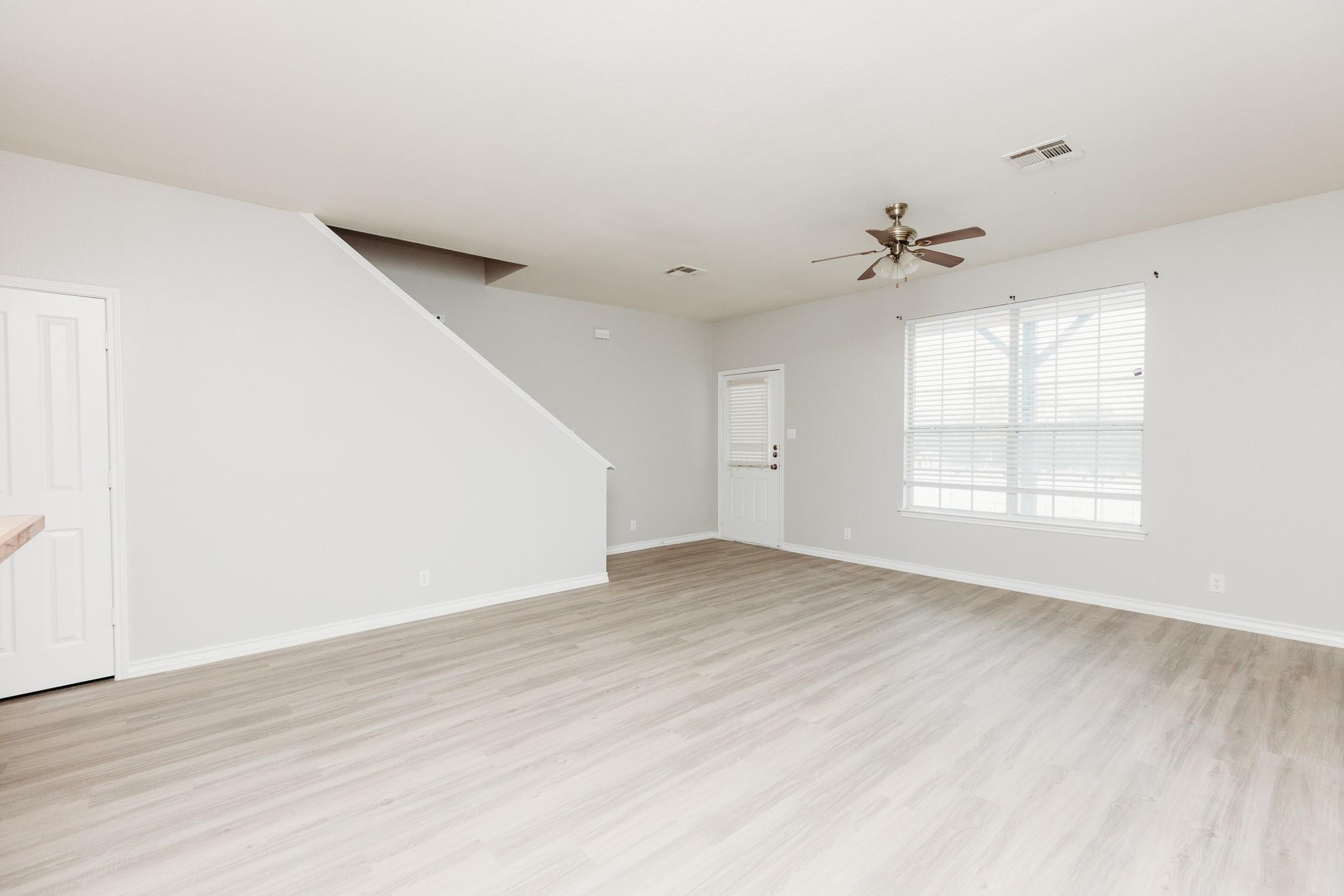 212 Sandstone Dr # H, Jarrell, TX 76537