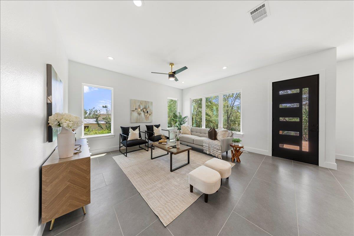 110 Diamond Head Dr, Bastrop, TX 78602