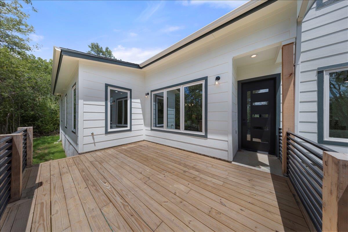 110 Diamond Head Dr, Bastrop, TX 78602