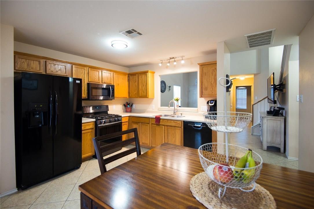 1007 Whitley Dr, Leander, TX 78641