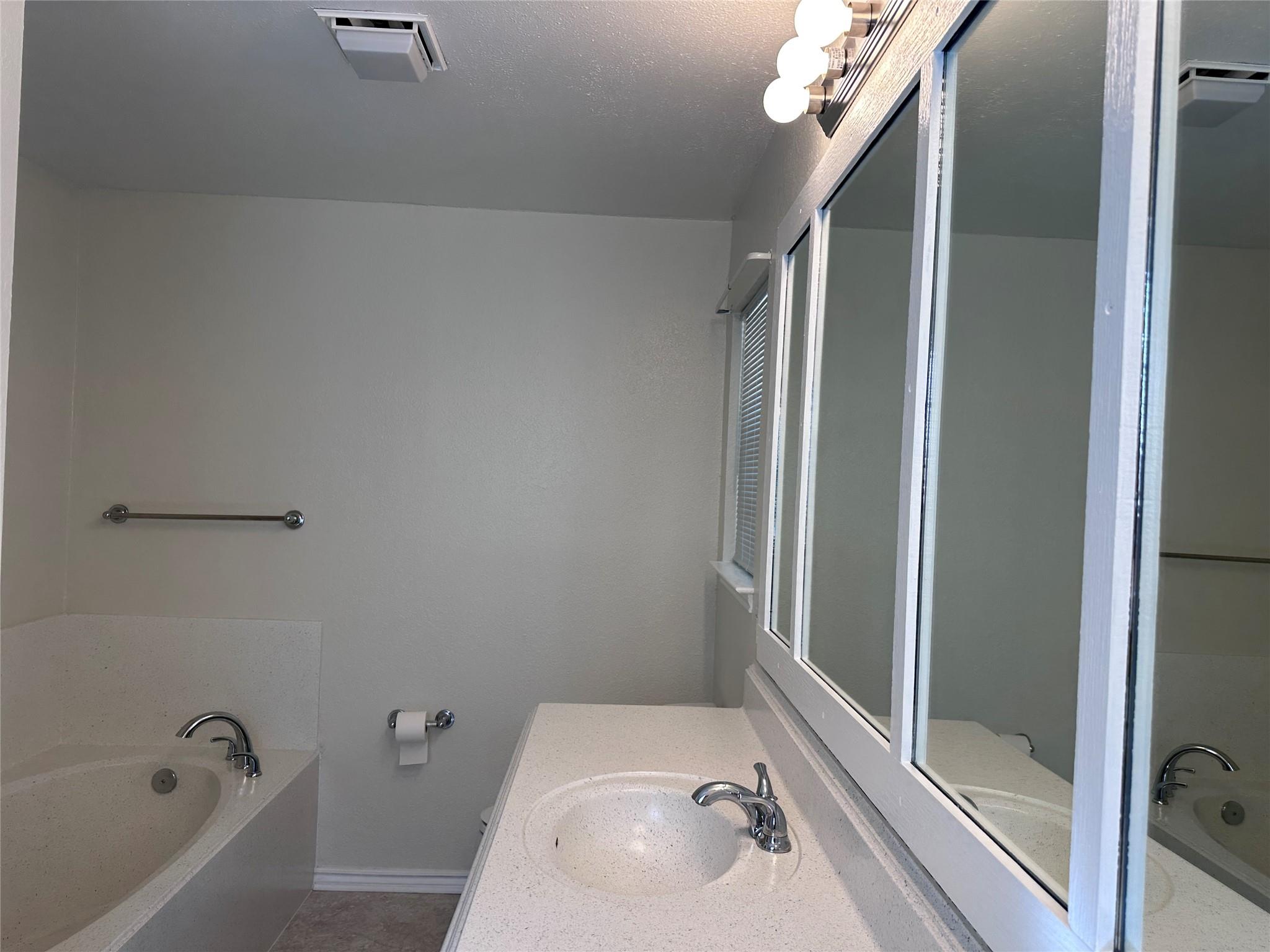 109 Simpson Ave, Cedar Creek, TX 78612