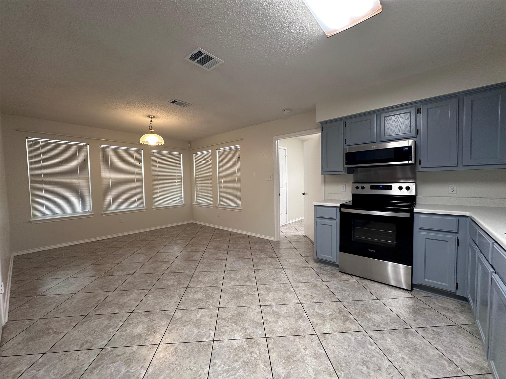 109 Simpson Ave, Cedar Creek, TX 78612