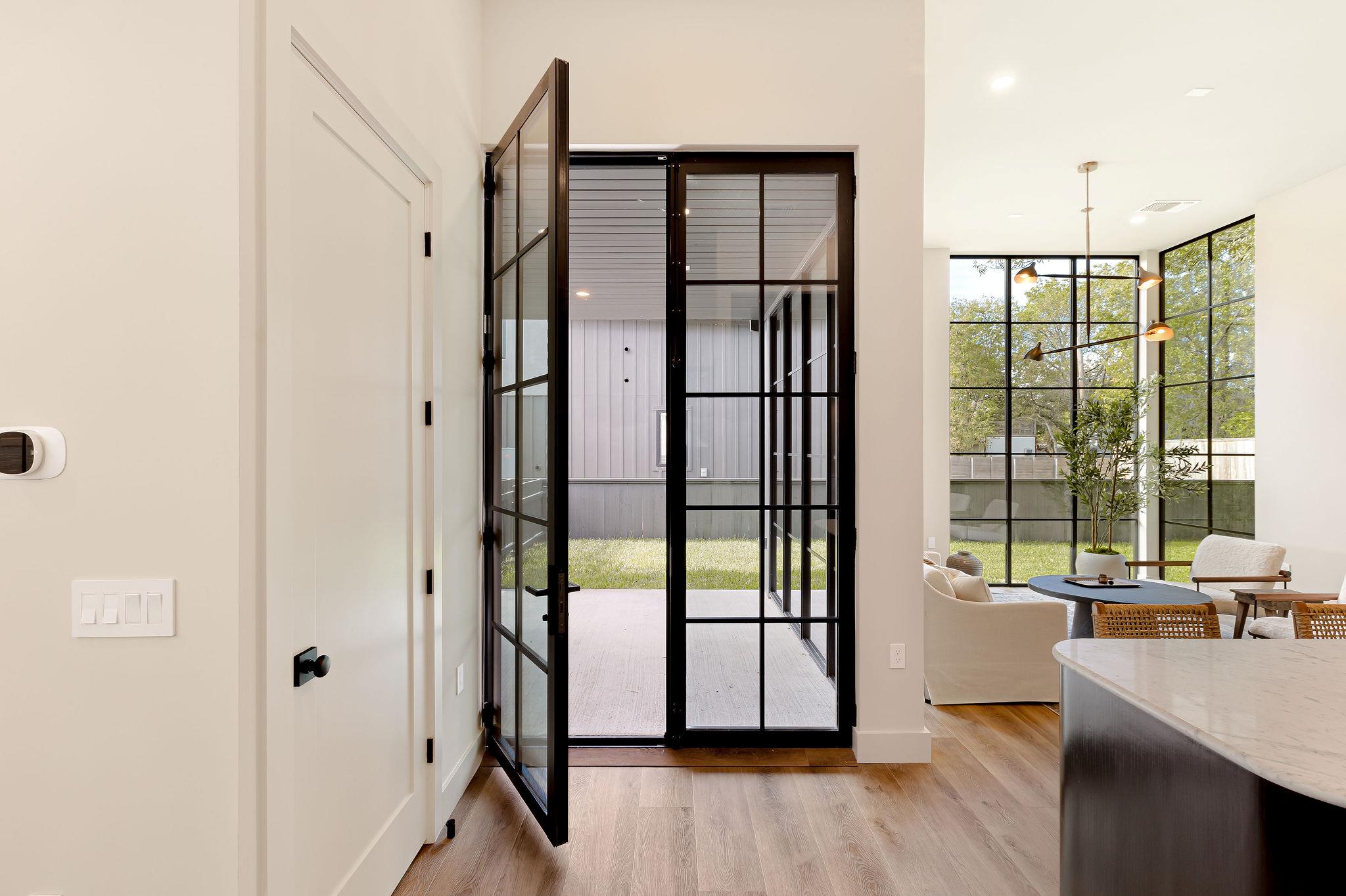 4412 Banister Ln # 2, Austin, TX 78745