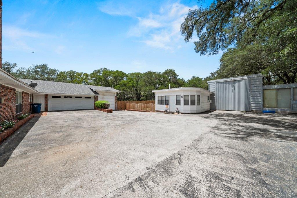 699 Floral Ave, New Braunfels, TX 78130