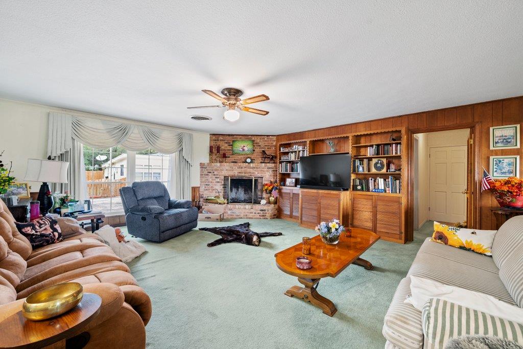 699 Floral Ave, New Braunfels, TX 78130