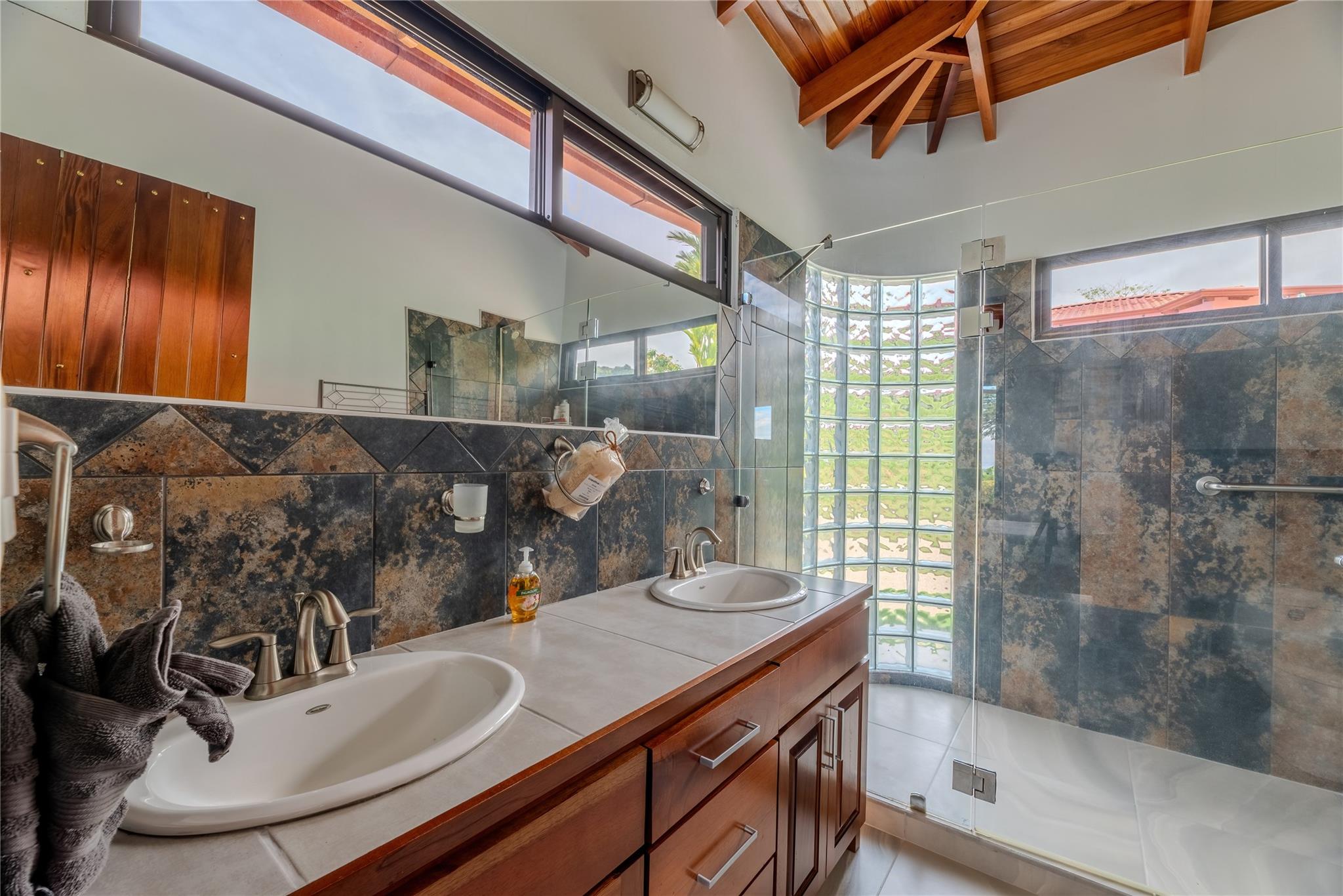 Casa Jean Window of the Soul, Out of State 60501