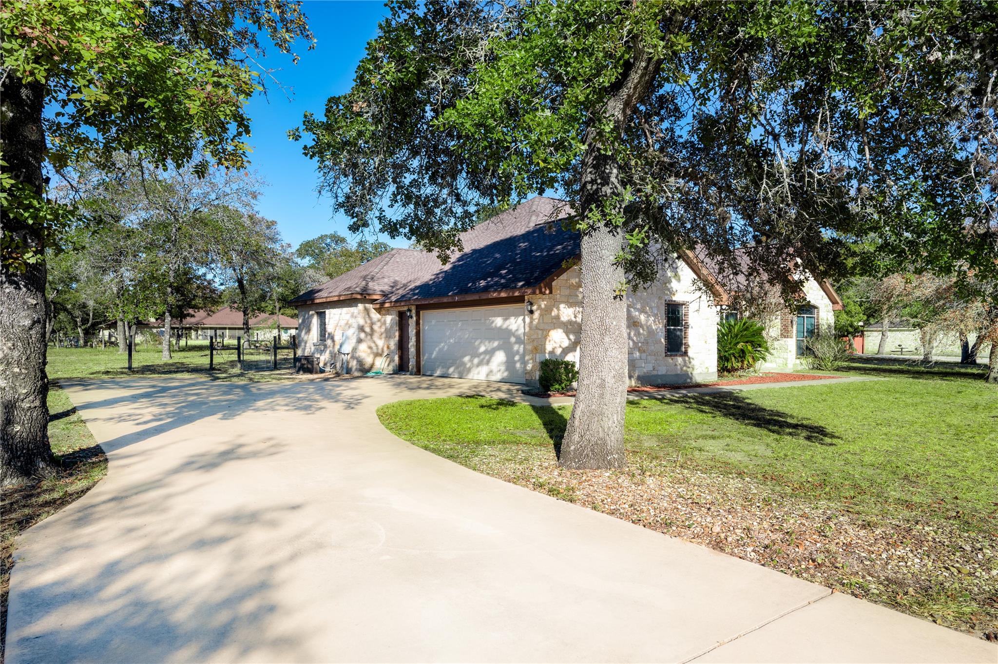 455 Rose Blossom Loop, La Vernia, TX 78121