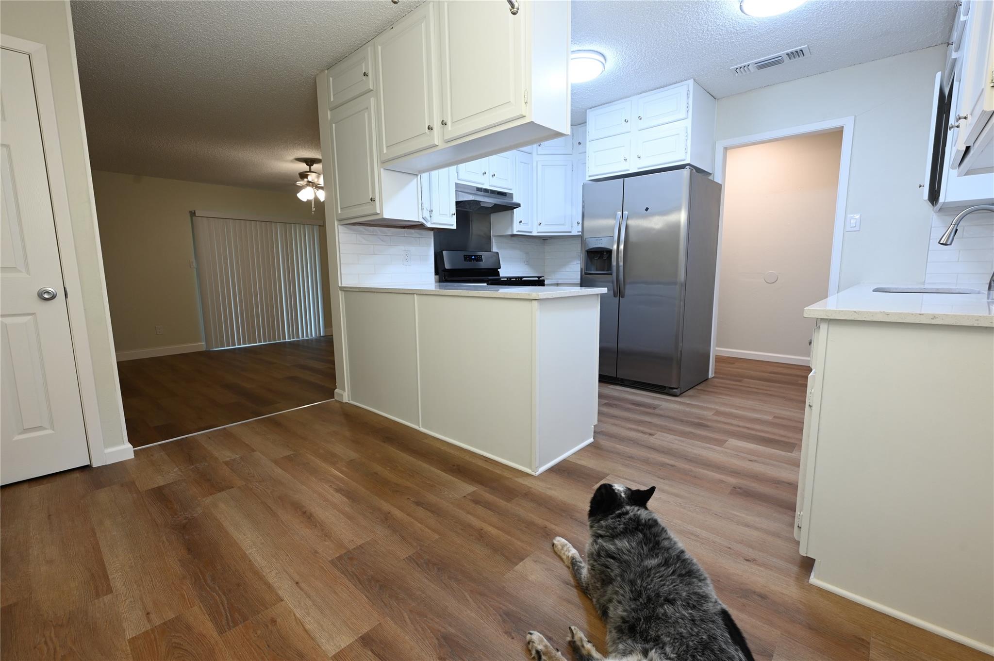 9715 Oak Hollow Dr, Austin, TX 78758