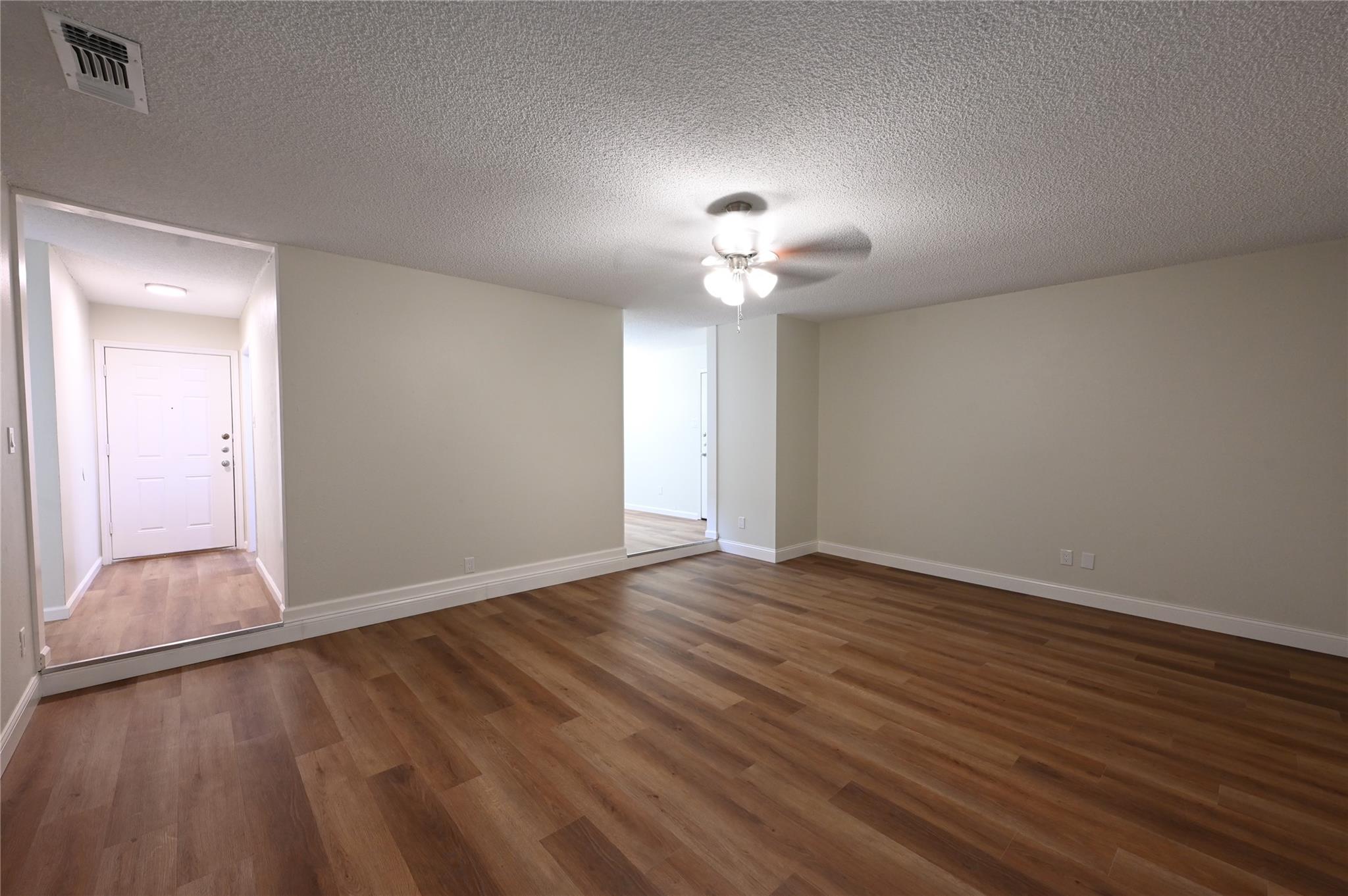 9715 Oak Hollow Dr, Austin, TX 78758