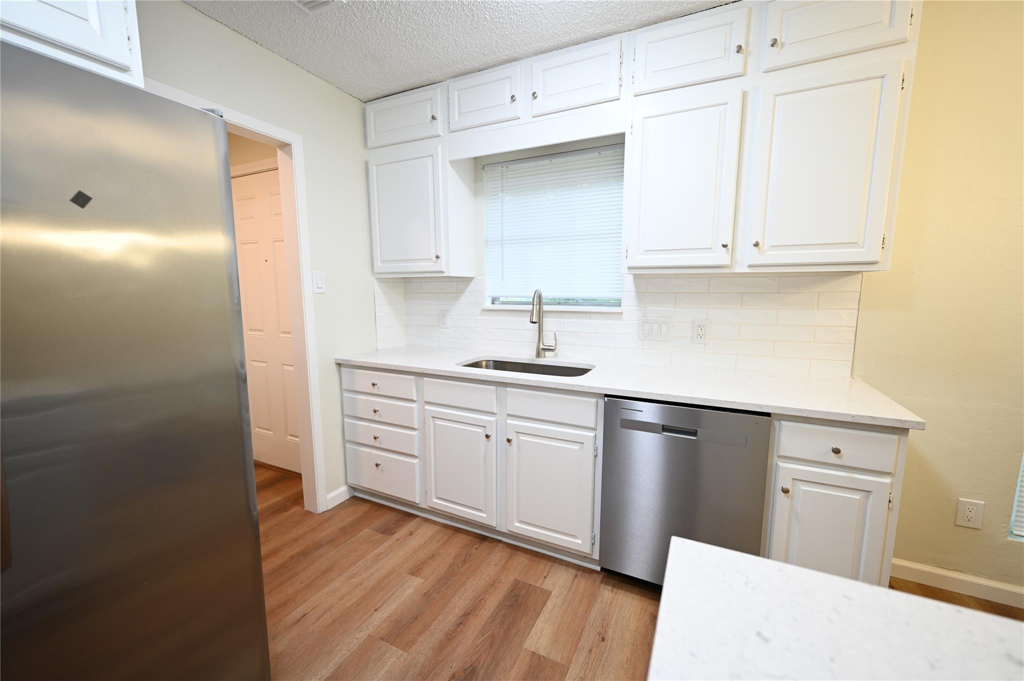 9715 Oak Hollow Dr, Austin, TX 78758