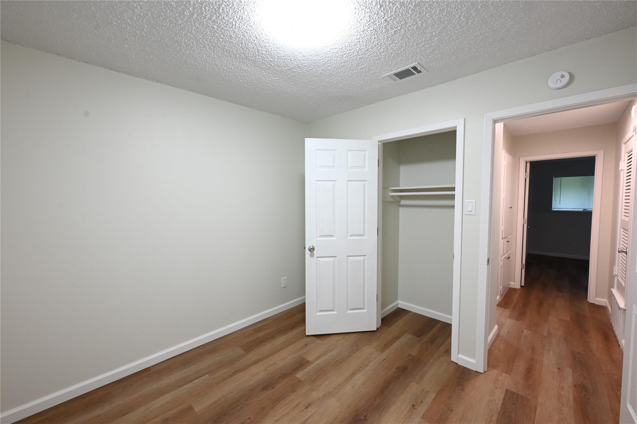 9715 Oak Hollow Dr, Austin, TX 78758