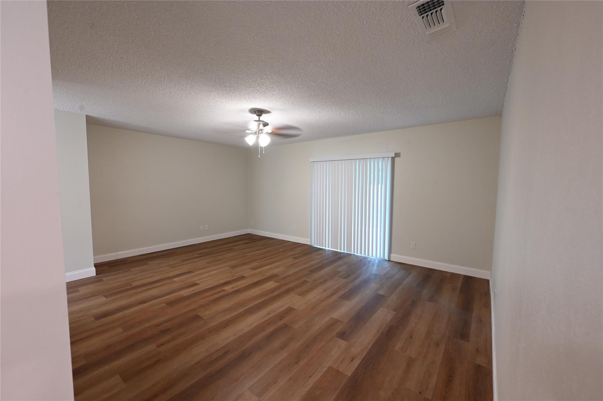 9715 Oak Hollow Dr, Austin, TX 78758