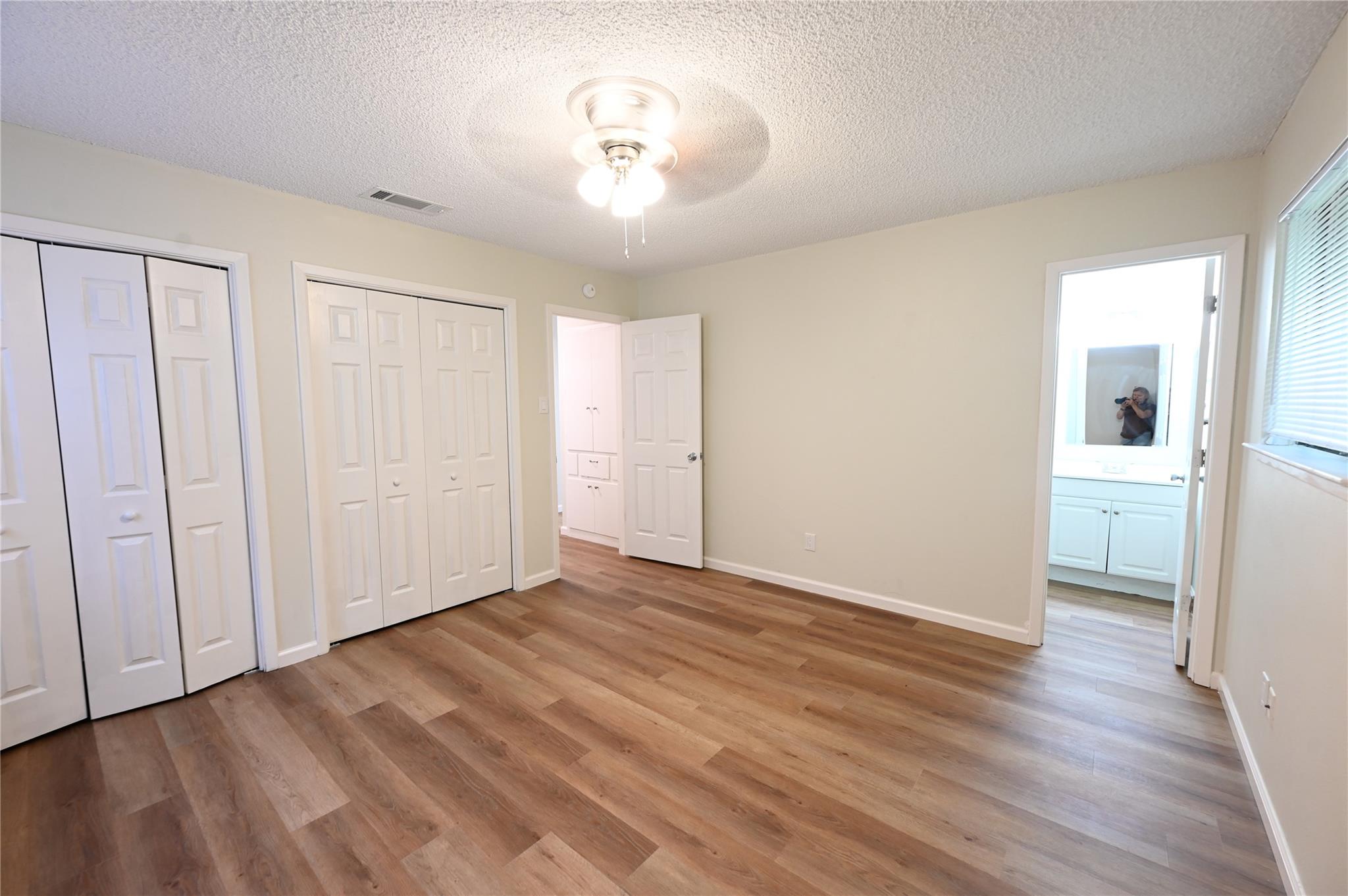 9715 Oak Hollow Dr, Austin, TX 78758