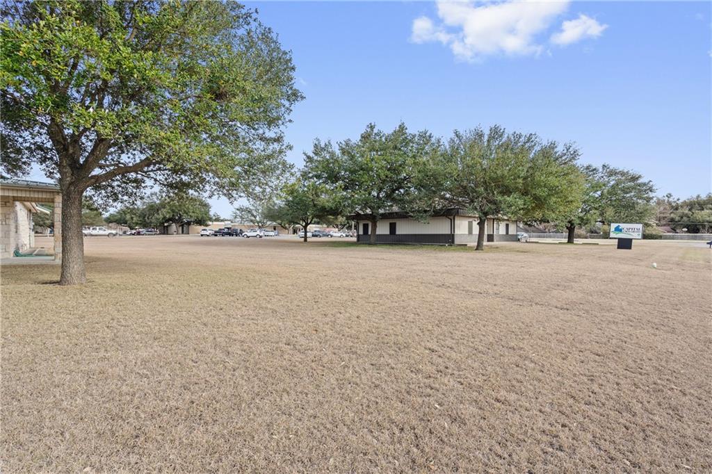 409 Mallard Ln, Taylor, TX 76574