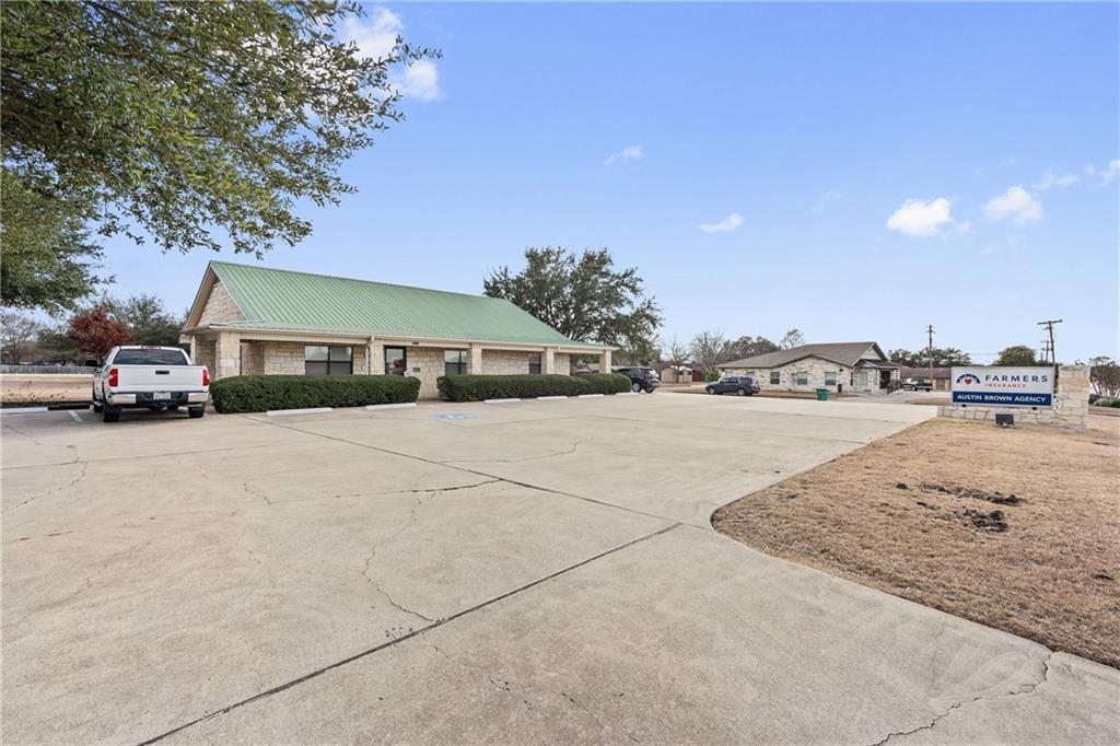 409 Mallard Ln, Taylor, TX 76574