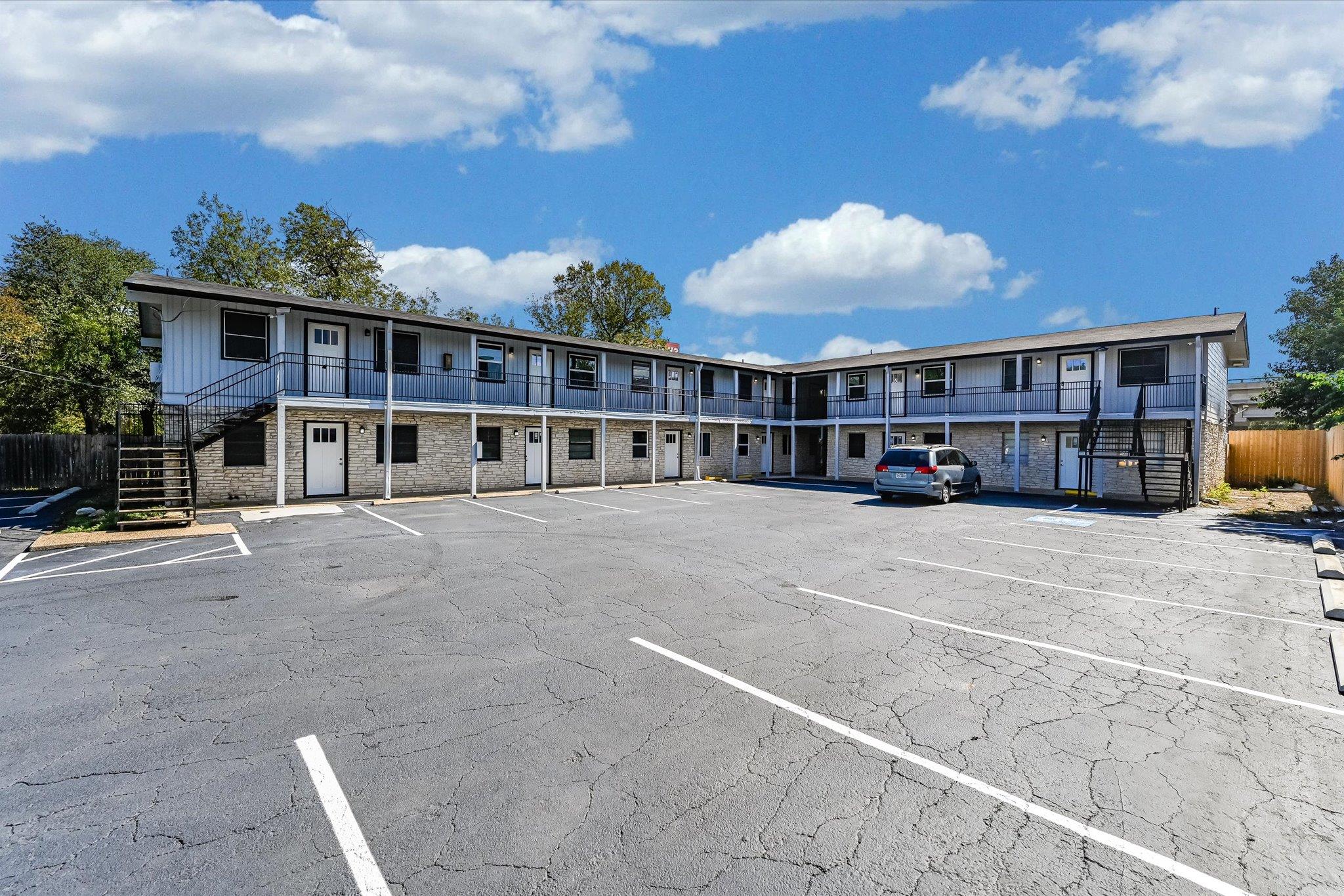 3703 Harmon Ave # 103, Austin, TX 78705