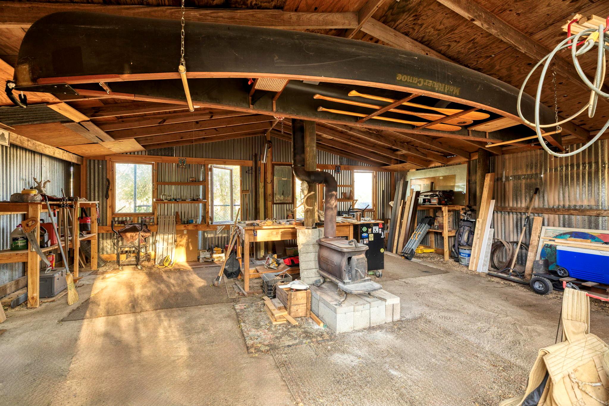 1392 E Market St, Lockhart, TX 78644