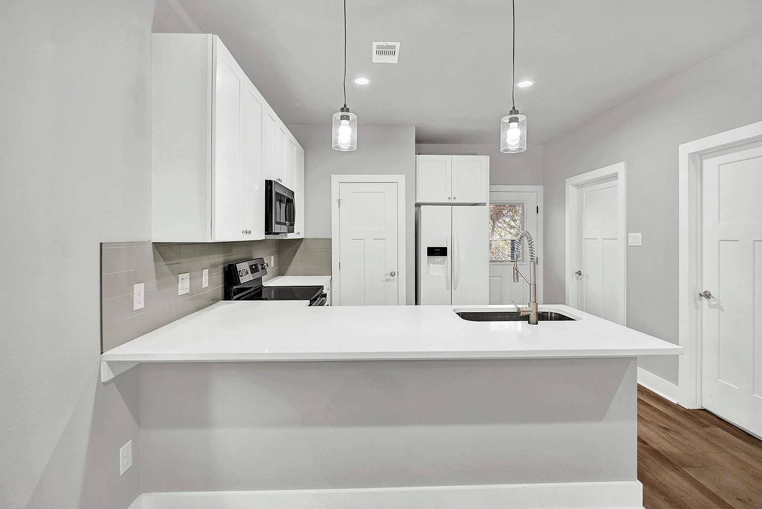 400 Shady Bluff Dr, Wimberley, TX 78676