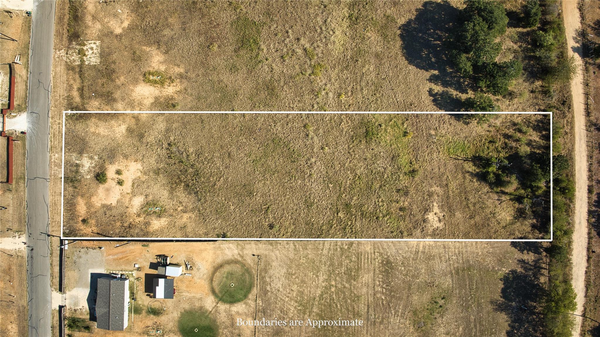 300 Casen St, Dale, TX 78616