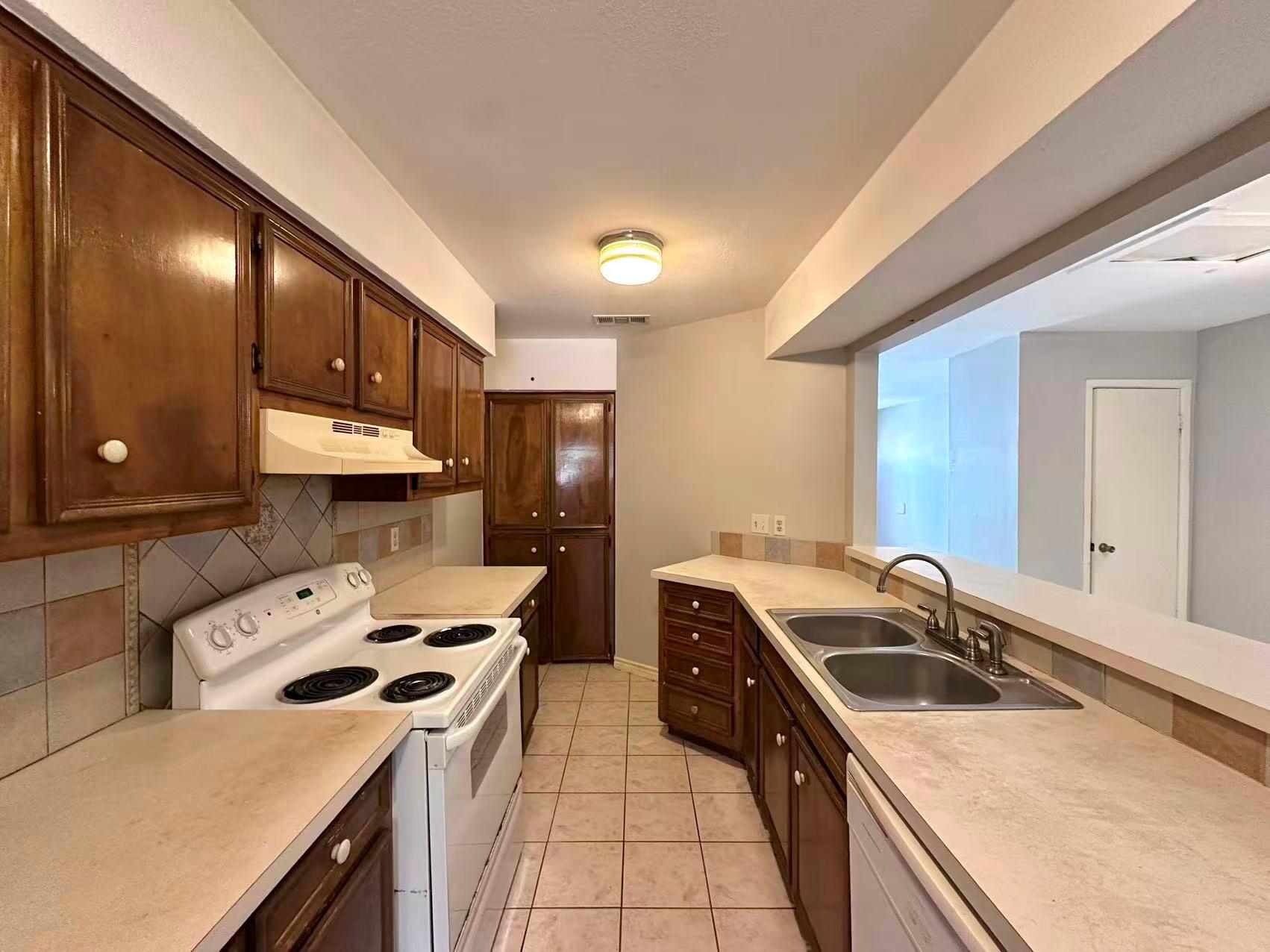 202 N 2nd St # D, Pflugerville, TX 78660