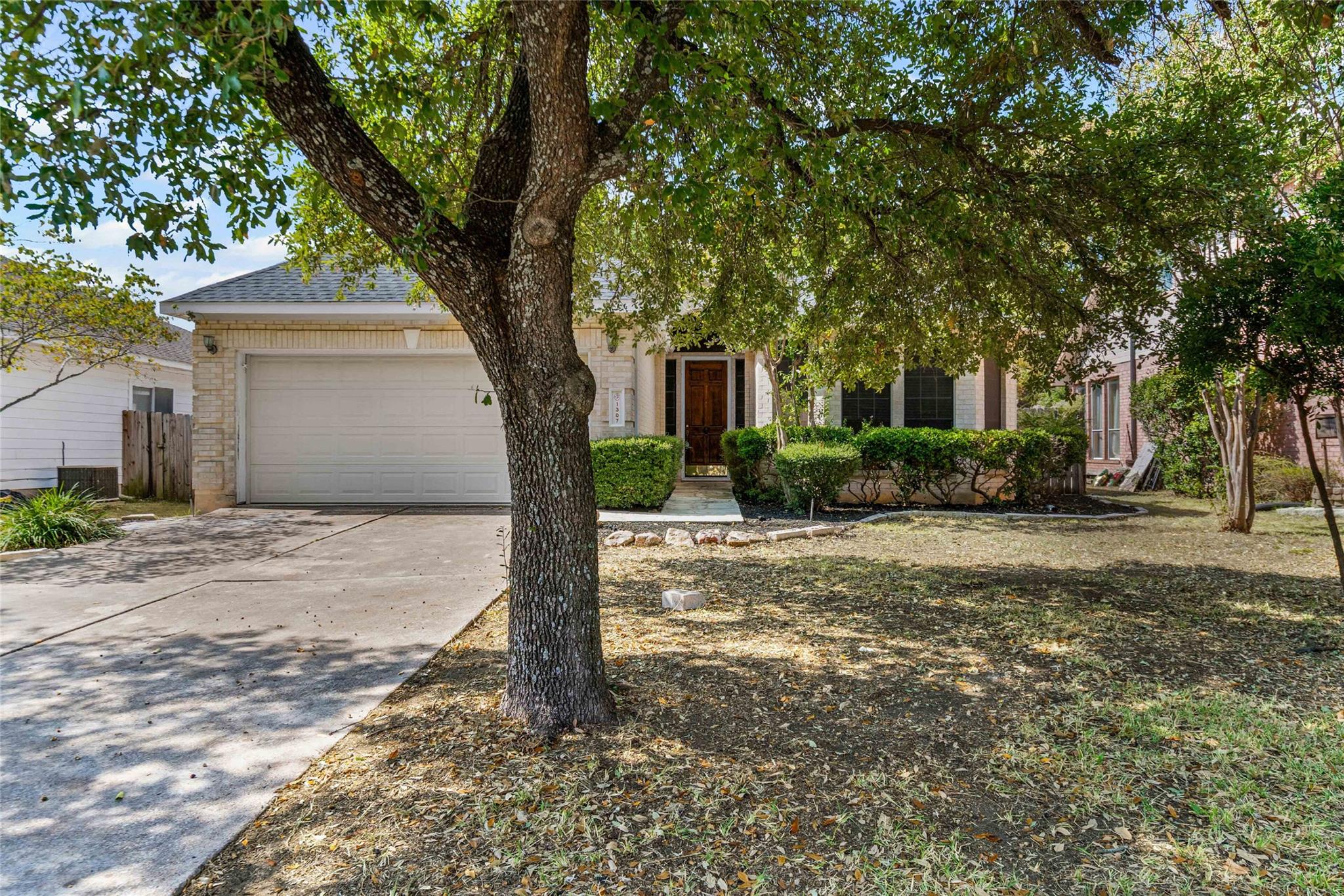 1307 Laurel Glen Blvd, Leander, TX 78641
