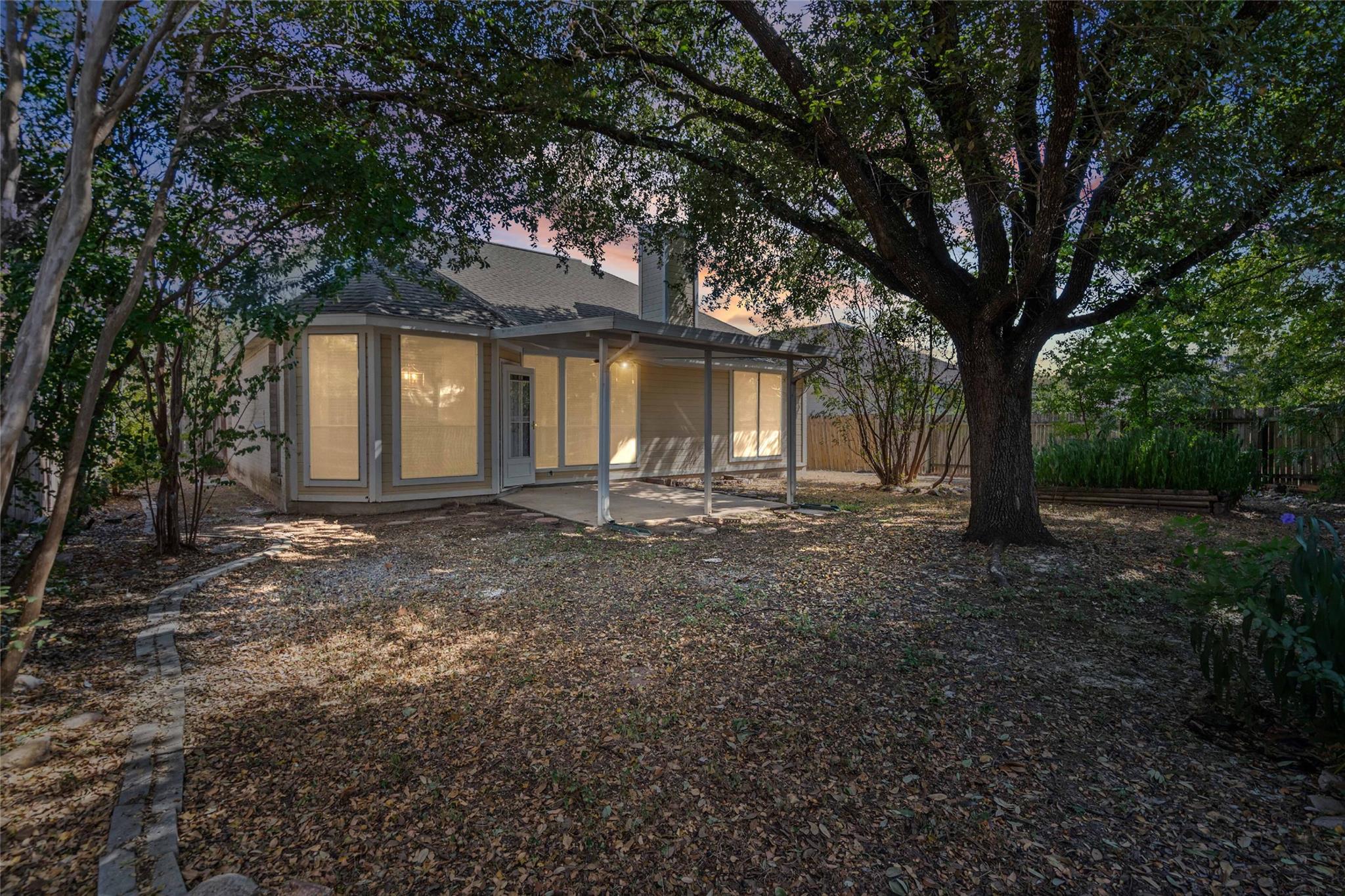 1307 Laurel Glen Blvd, Leander, TX 78641