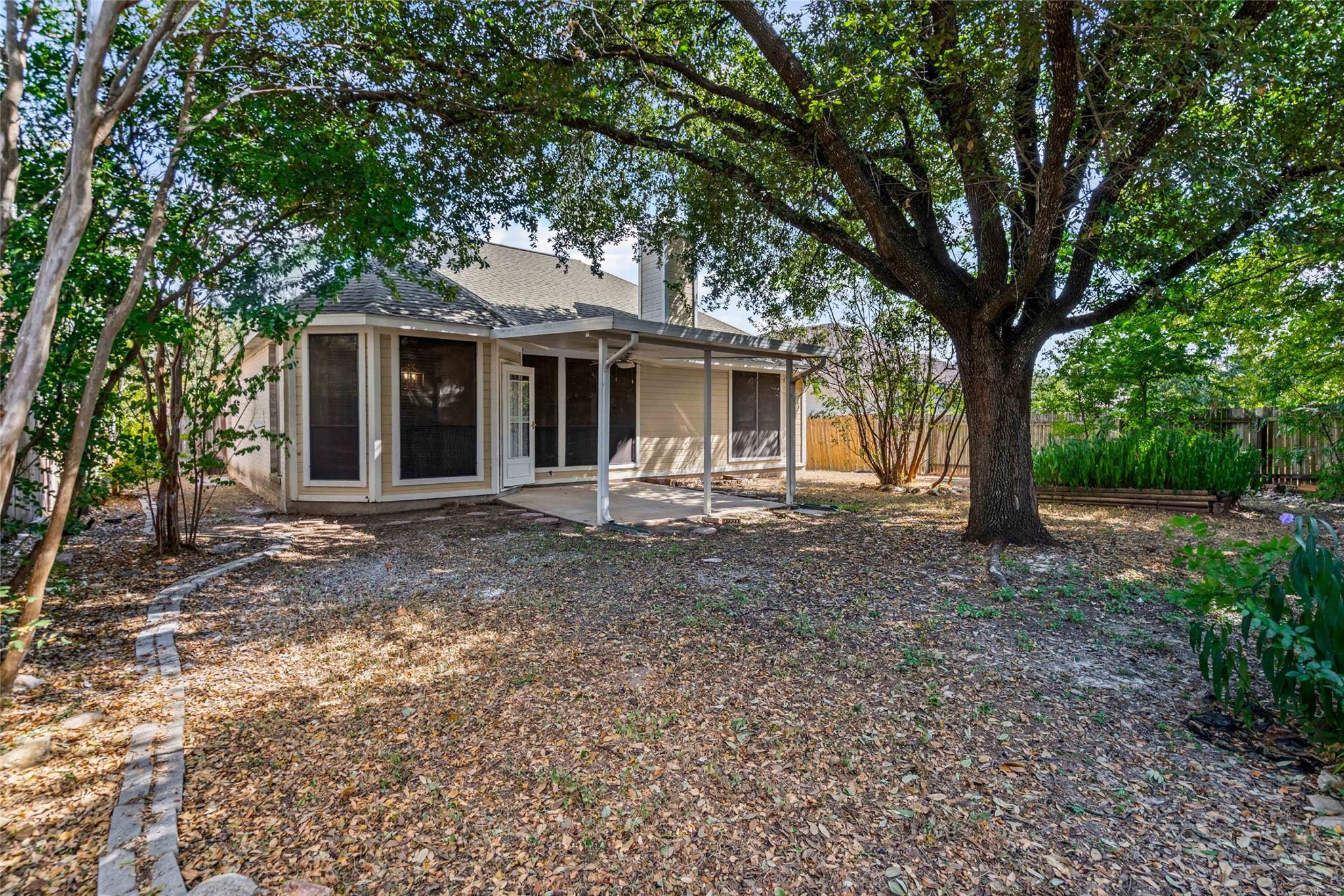 1307 Laurel Glen Blvd, Leander, TX 78641