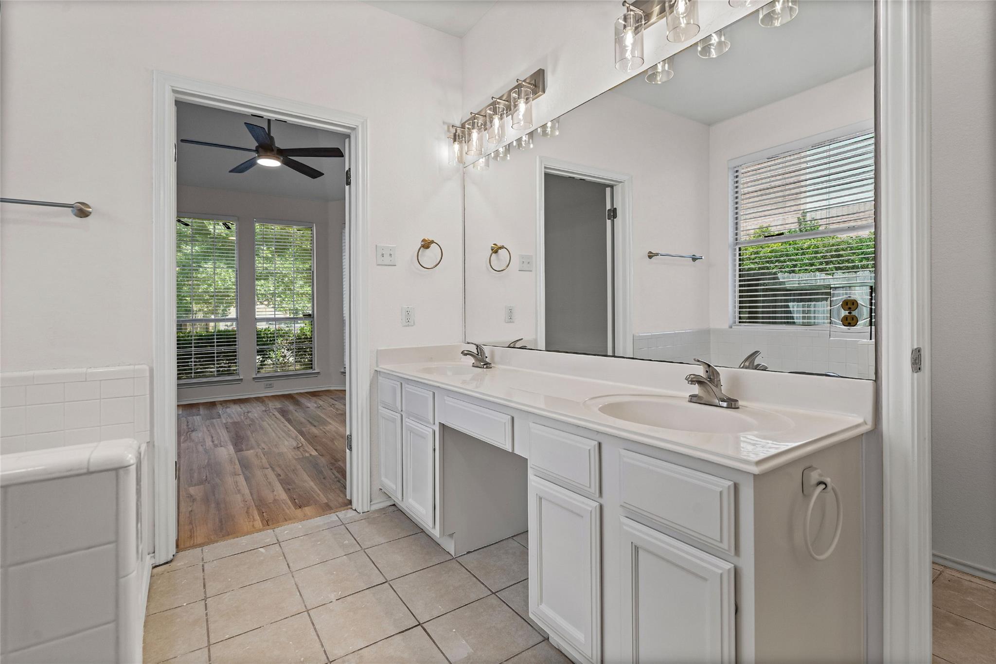 1307 Laurel Glen Blvd, Leander, TX 78641