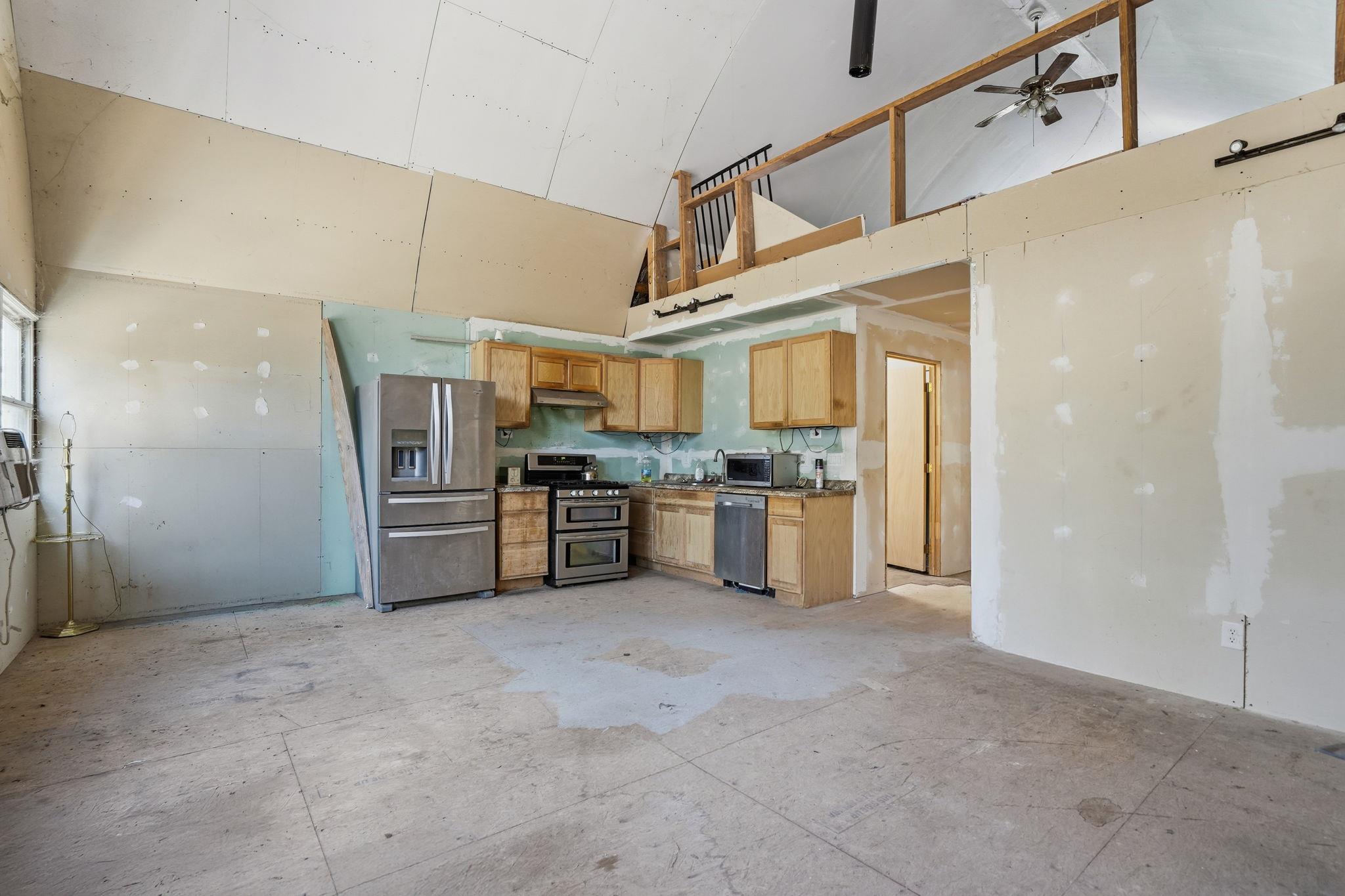 201 Deer Springs Loop, Burnet, TX 78611