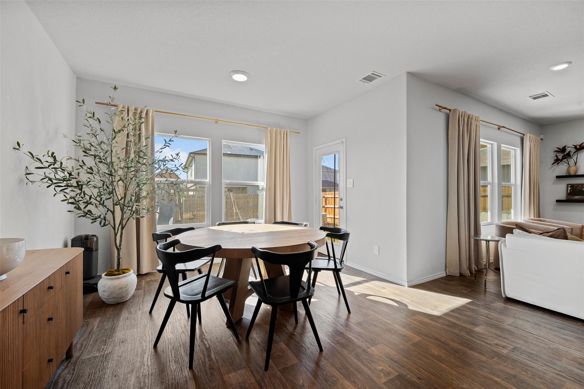 144 Calgary Ln, San Marcos, TX 78666