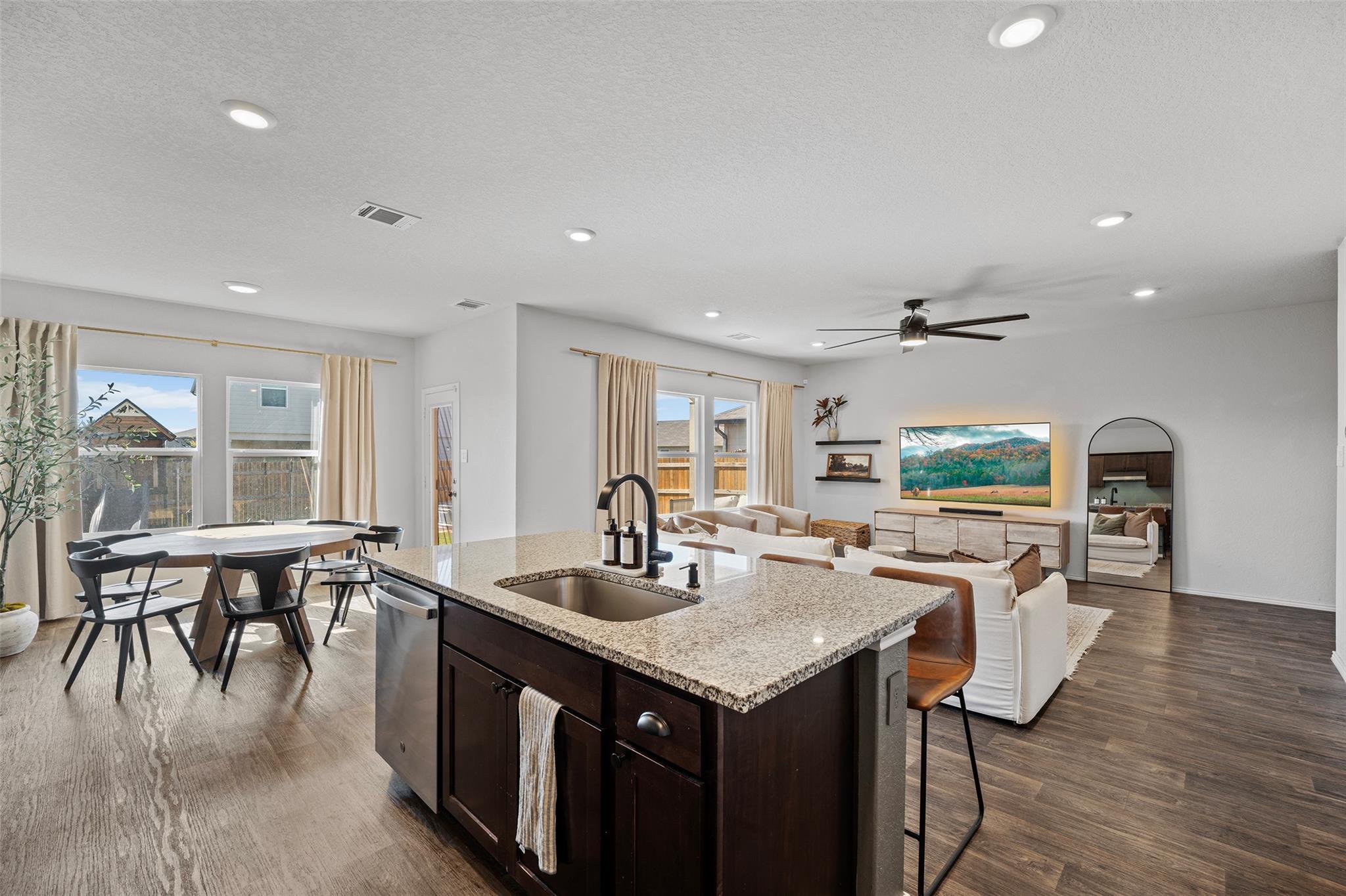 144 Calgary Ln, San Marcos, TX 78666